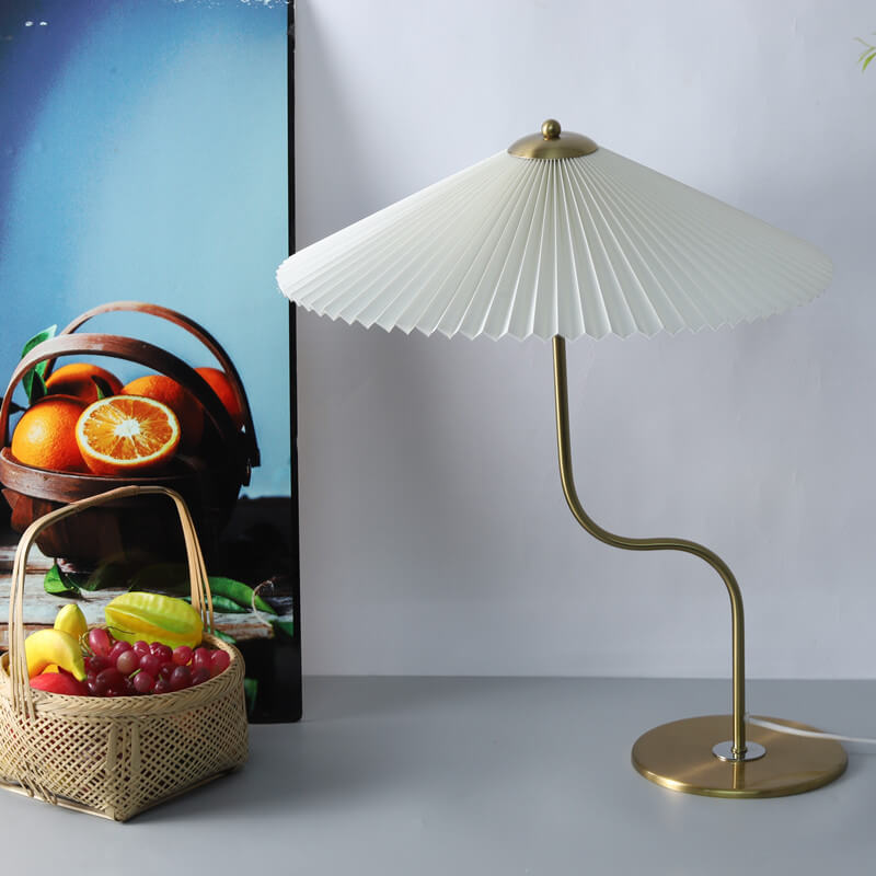Home Decor : Retro Pleated Shade Table Lamp - Decorative Accent Light in van Vandaliamo