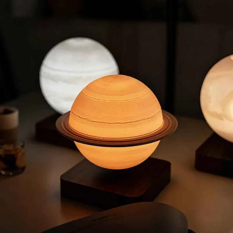 Home Decor : EtherealOrbit Levitating Lamp – Magnetic Floating Moon & Saturn Light in van Vanda Liamo