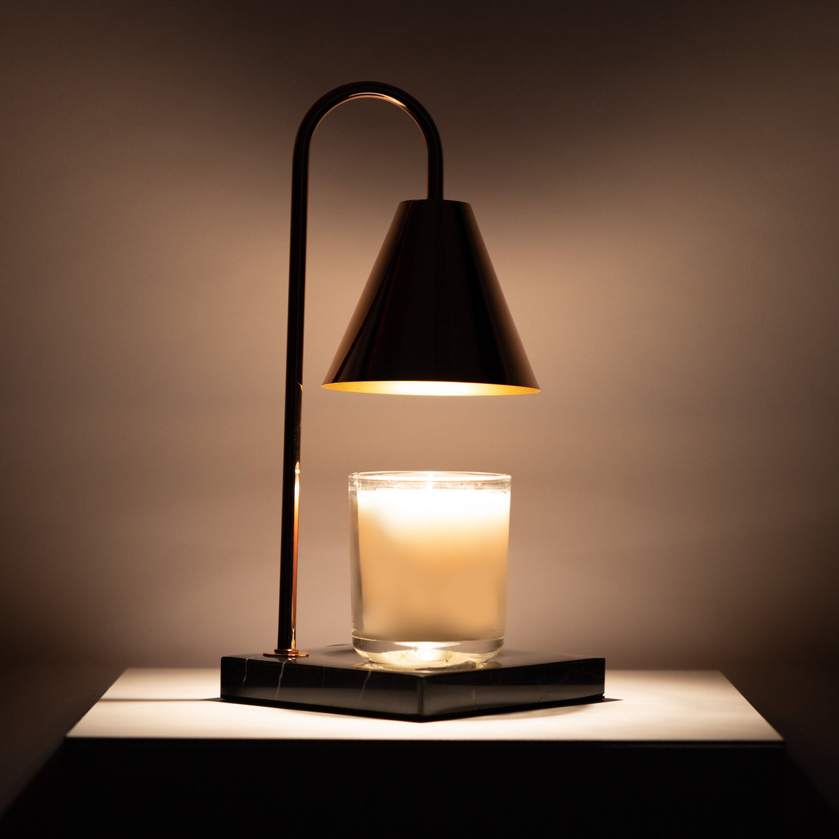 Winter Gadgets : Marble Candle Warmer Lamp - Flameless Wax Melt Lamp with Timer in van Vandaliamo