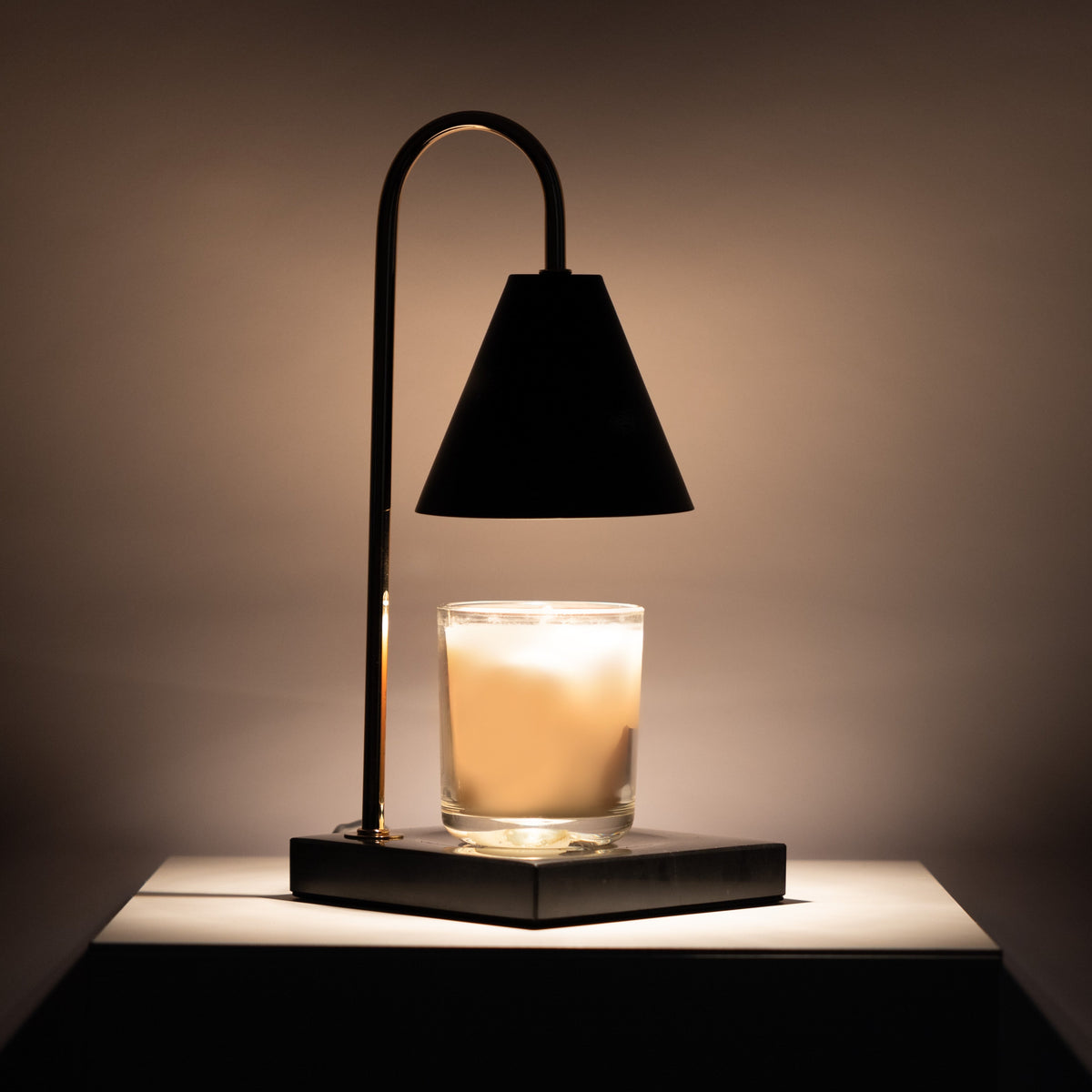 Winter Gadgets : Marble Candle Warmer Lamp - Flameless Wax Melt Lamp with Timer in van Vandaliamo