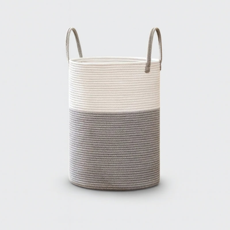 Basket : Large-Capacity Woven Cotton Laundry Basket in Gray van Vandaliamo