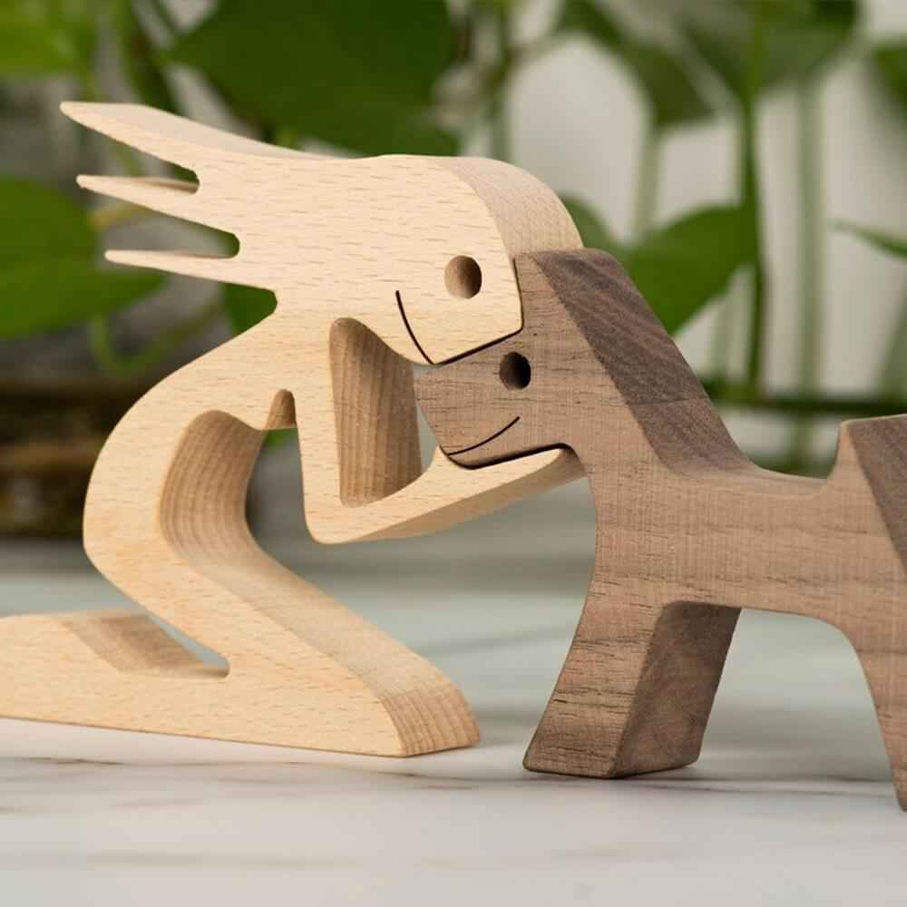 house & garden : Wooden sculpture of person with dog, minimalist home decoration in van Vandaliamo