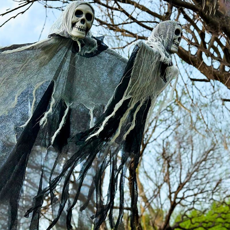 Gifts – Seasonal – Halloween : Spooky Hanging Ghost Halloween Decoration in van Vandaliamo