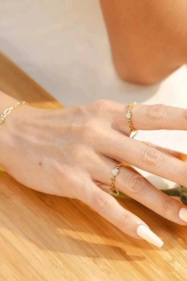 Ring : Amore Gold Ring in Gold van Vandaliamo