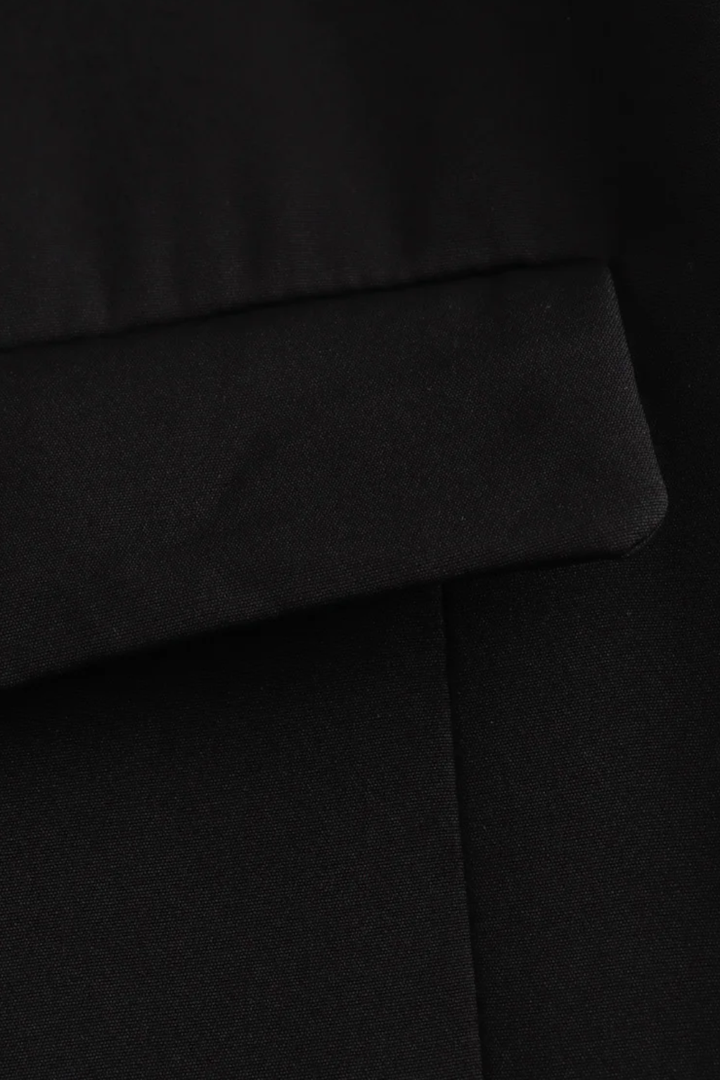 Jacket : Women's Black Cropped Denim Jacket with Button Front - Classic Style in van Vanda Liamo