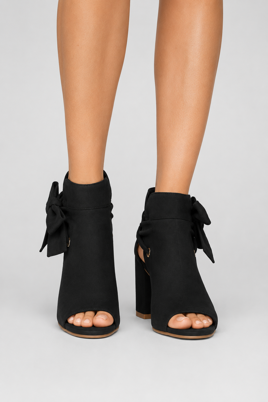 Zwarte peep toe enkellaarsjes – Blokhak sandalen met strikdetail
