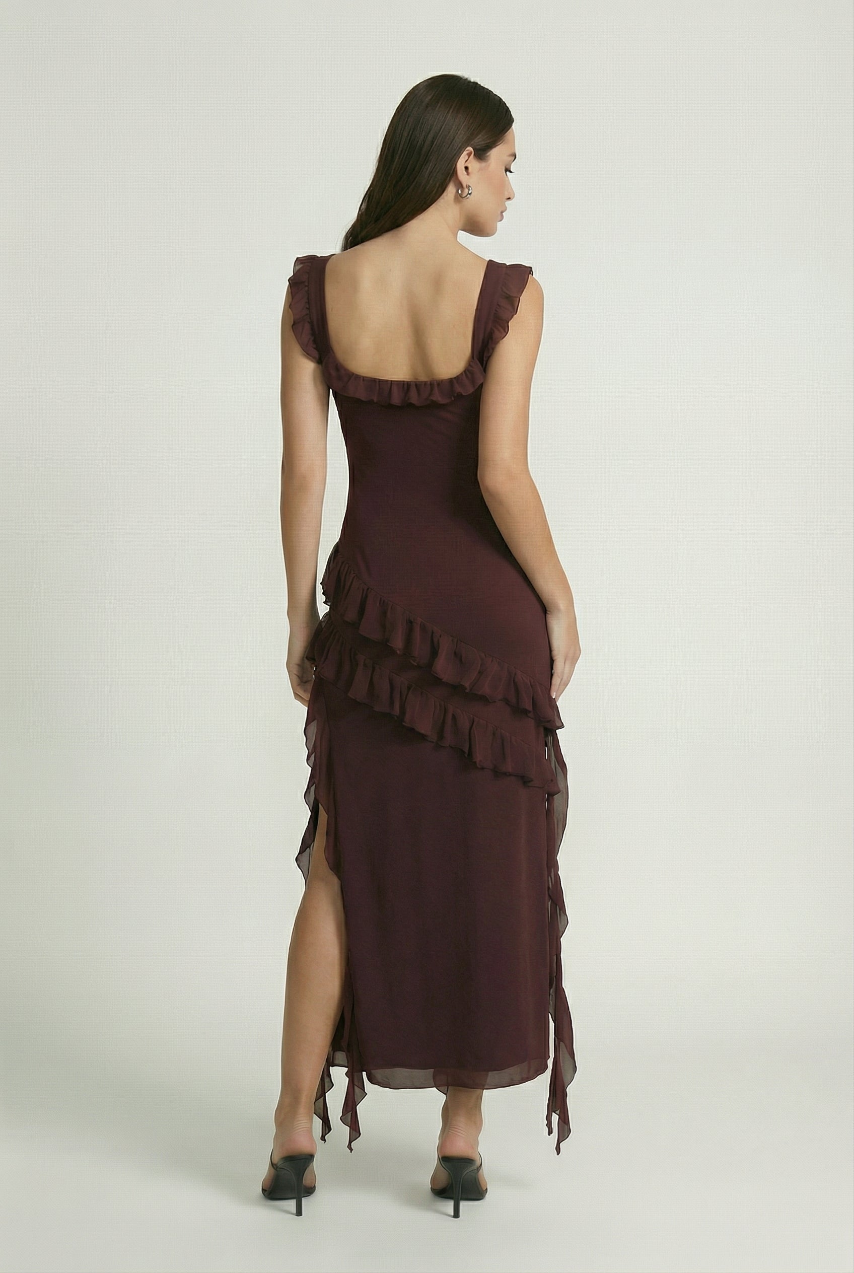 Women's Dresses : Brown Summer Maxi Dress - Sexy Open Back and High Slit in van Vanda Liamo