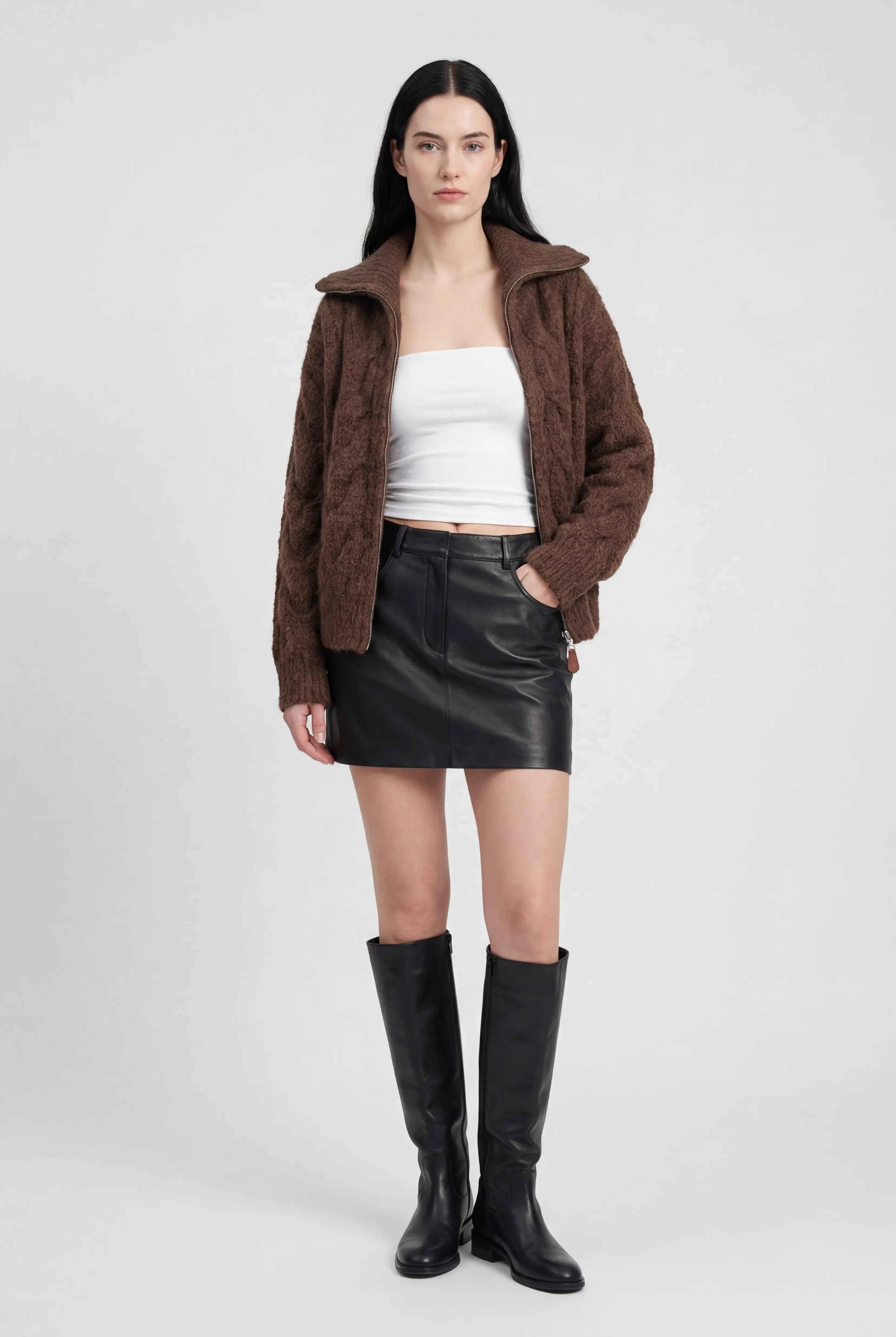 Cardigan : Women's Brown Cardigan with Zipper in van Vanda Liamo