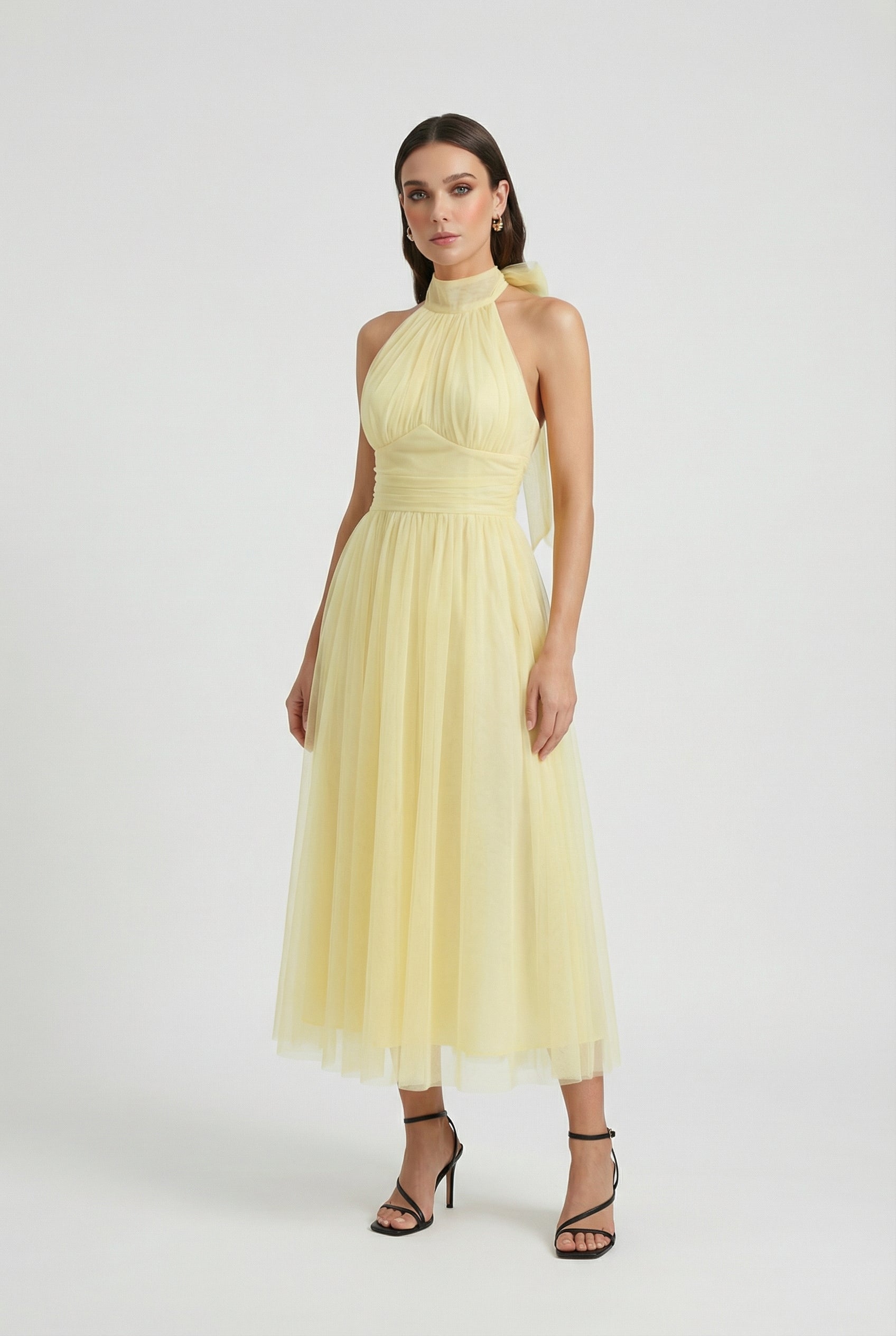 Dresses : Women's Yellow High Neck Midi Dress - Elegant & Comfortable in van Vanda Liamo