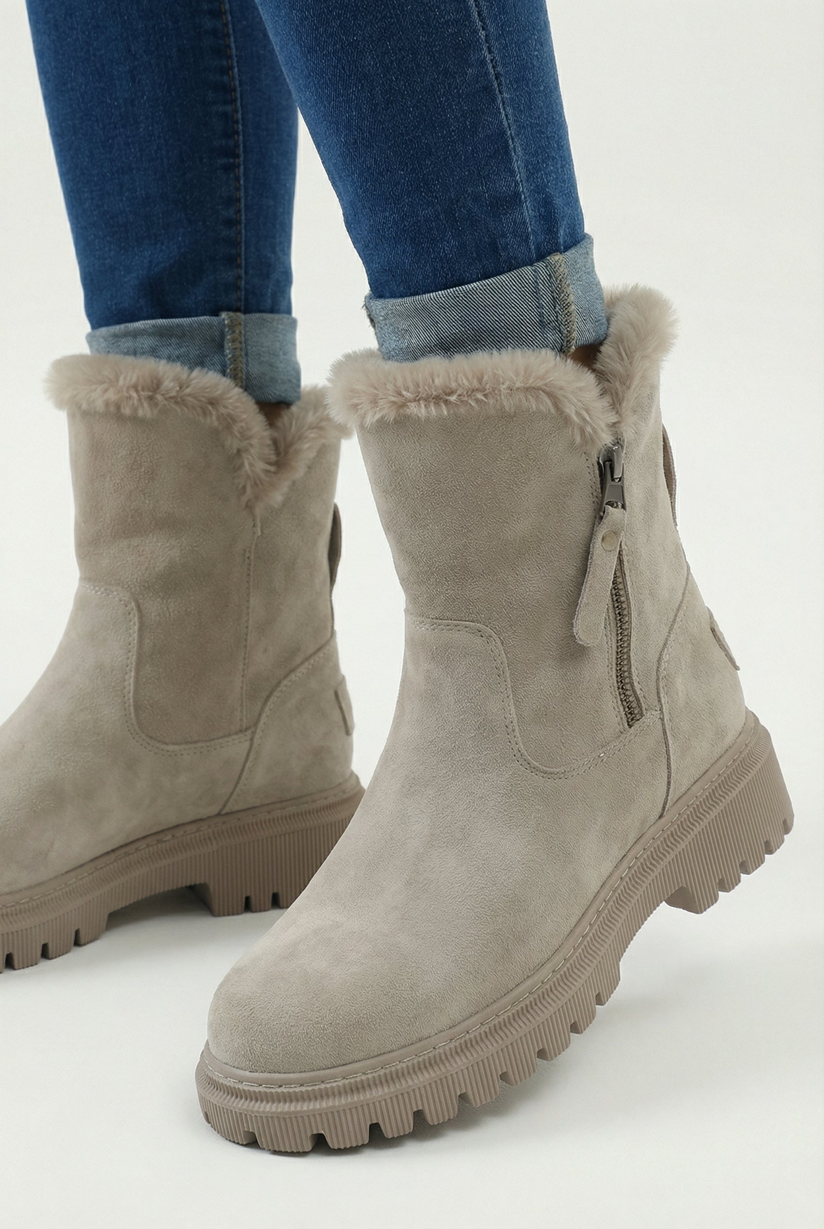 Women's Boots : Women's Apricot Waterproof Insulated Snow Boots - Warm & Anti-Slip Winter Footwear in van Vanda Liamo