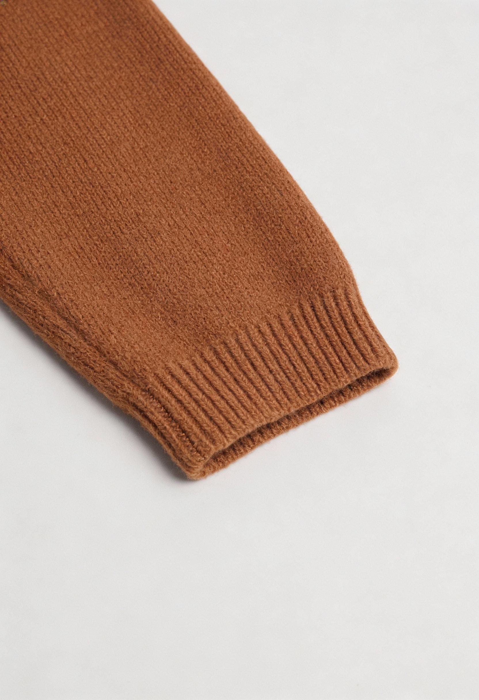 Cardigan : Women's Brown V-Neck Knit Cardigan in van Vanda Liamo