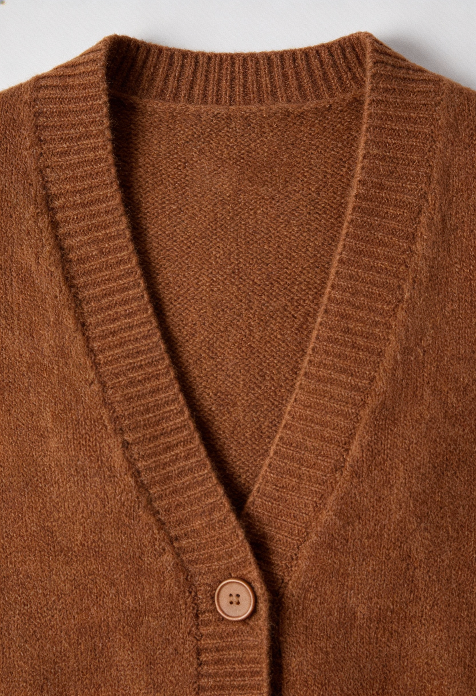 Cardigan : Women's Brown V-Neck Knit Cardigan in van Vanda Liamo