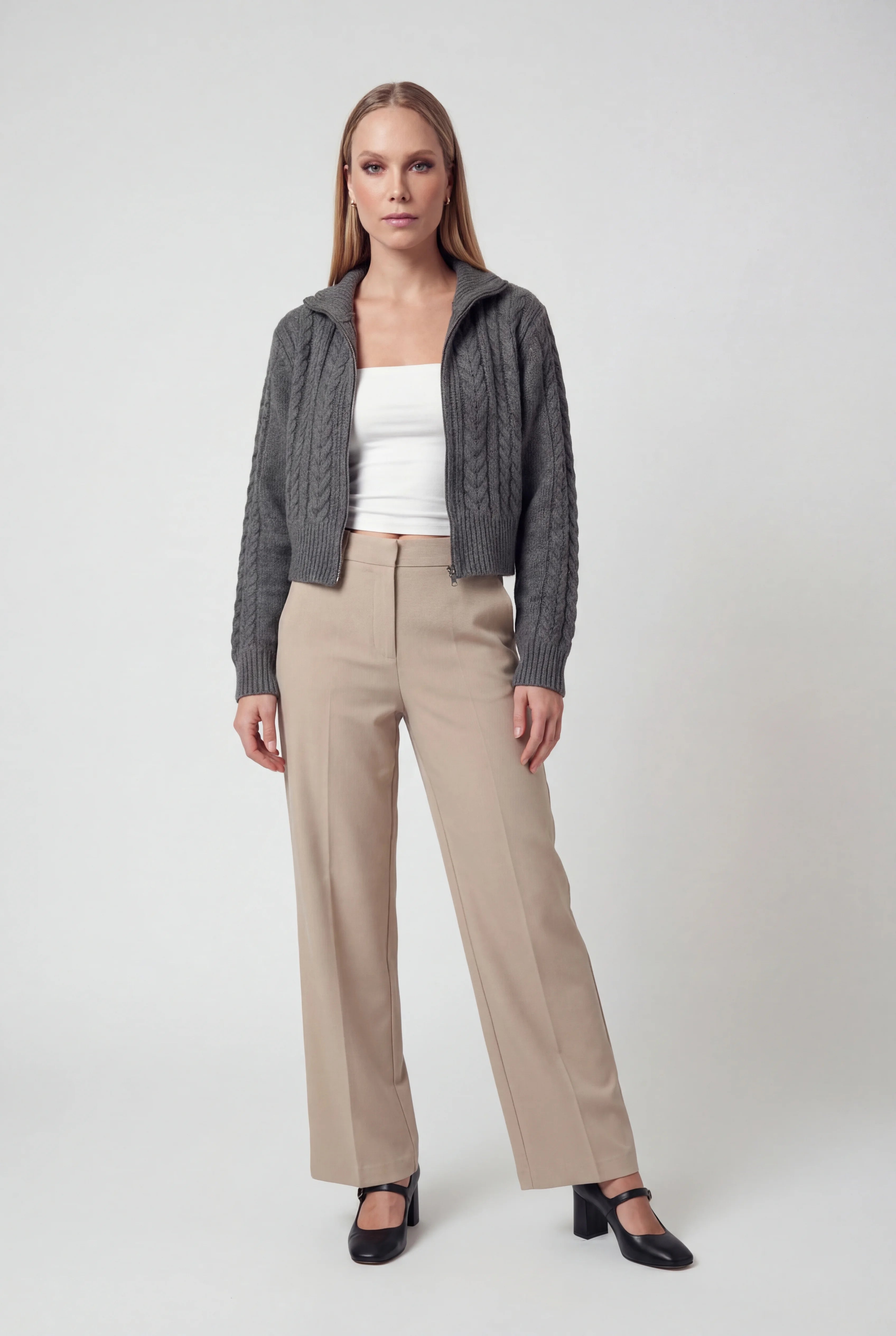 Cardigan : Women's Casual Dark Gray Knit Cardigan in van Vanda Liamo