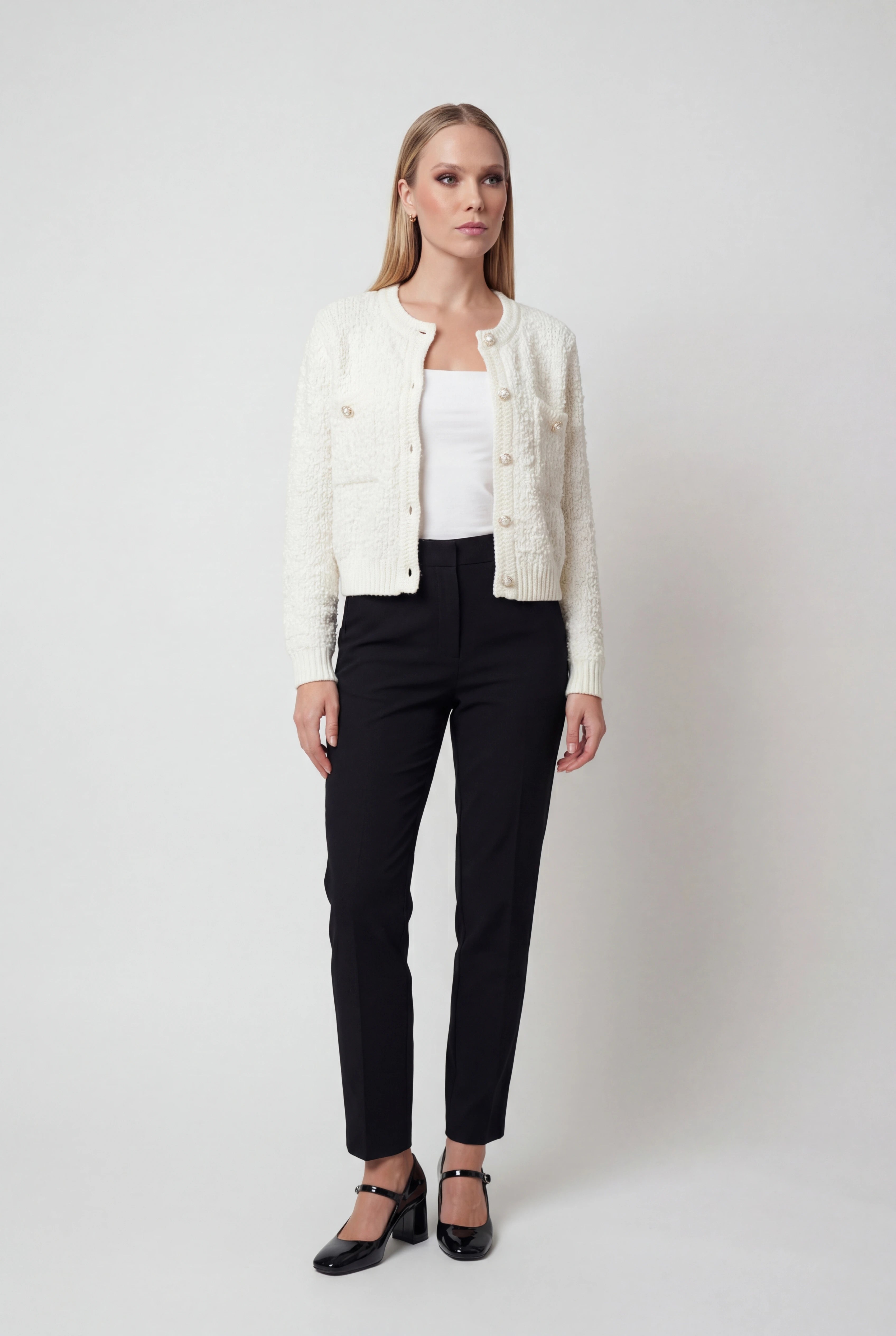 Cardigan : Women's Casual White Knit Cardigan in van Vanda Liamo