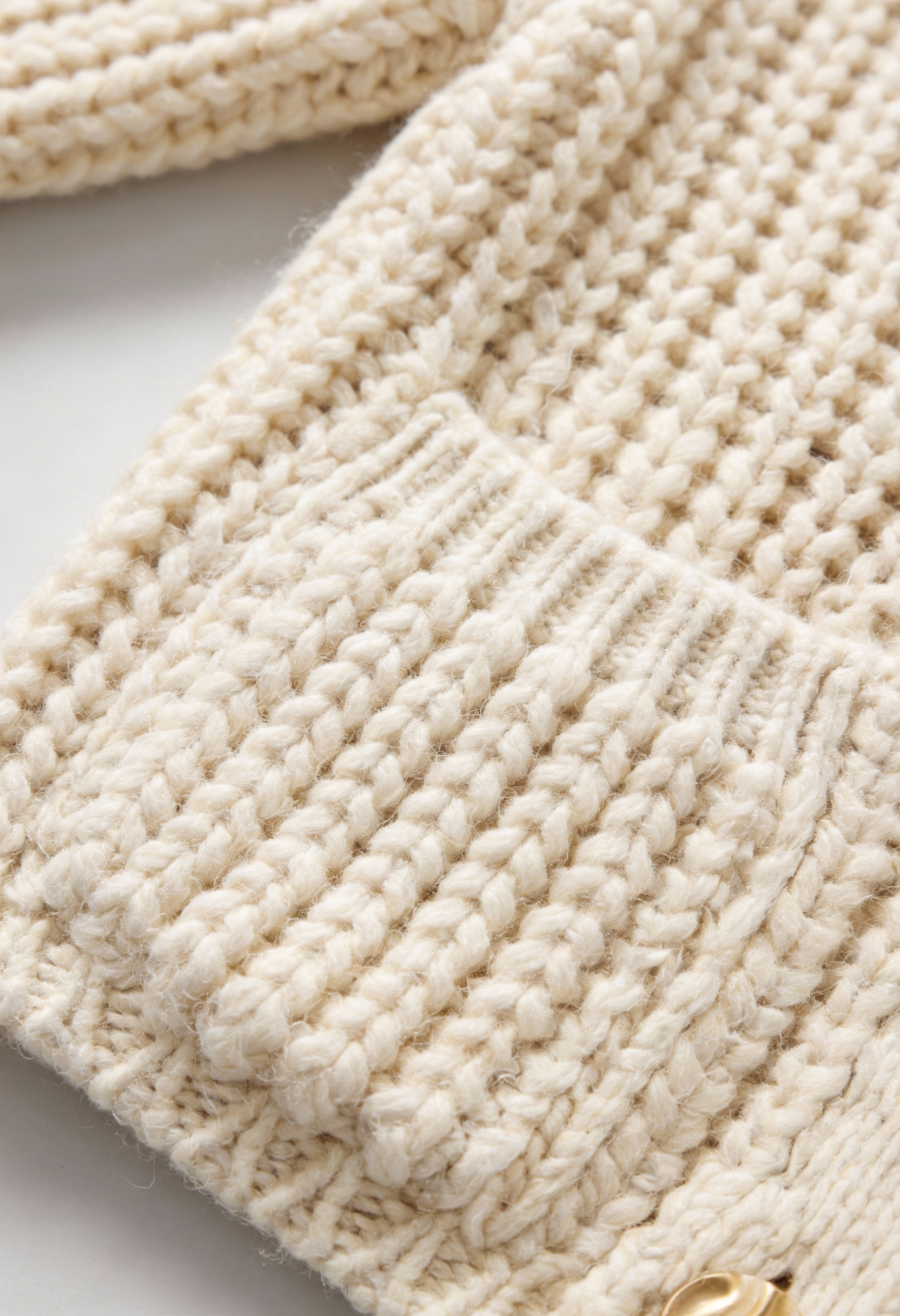 Cardigan : Women's Casual White Knit Cardigan in van Vanda Liamo