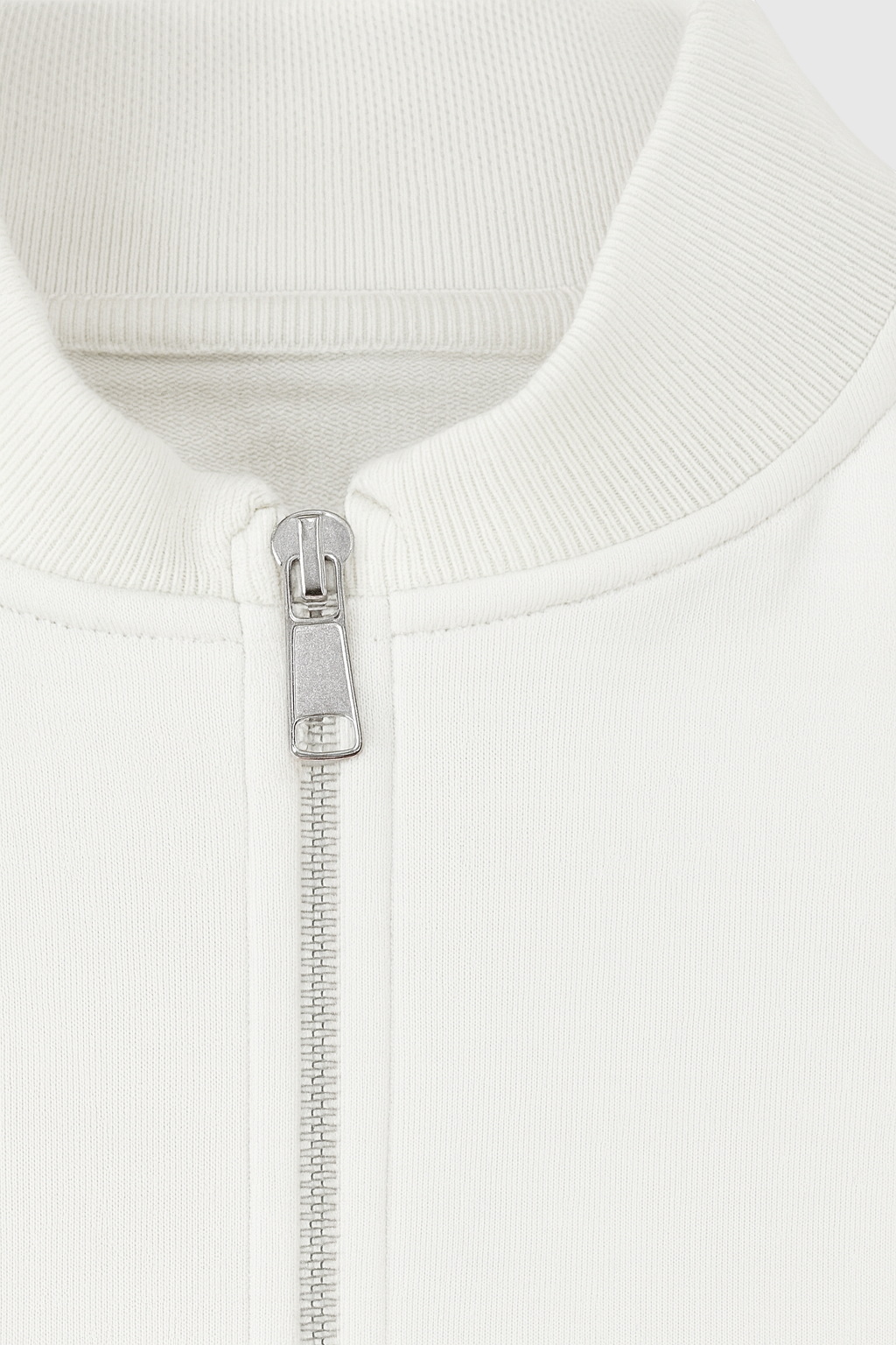 Women's Set : Women's White Fleece Sweatshirt & Jogger Pants Set - Casual 2-Piece Outfit in van Vanda Liamo