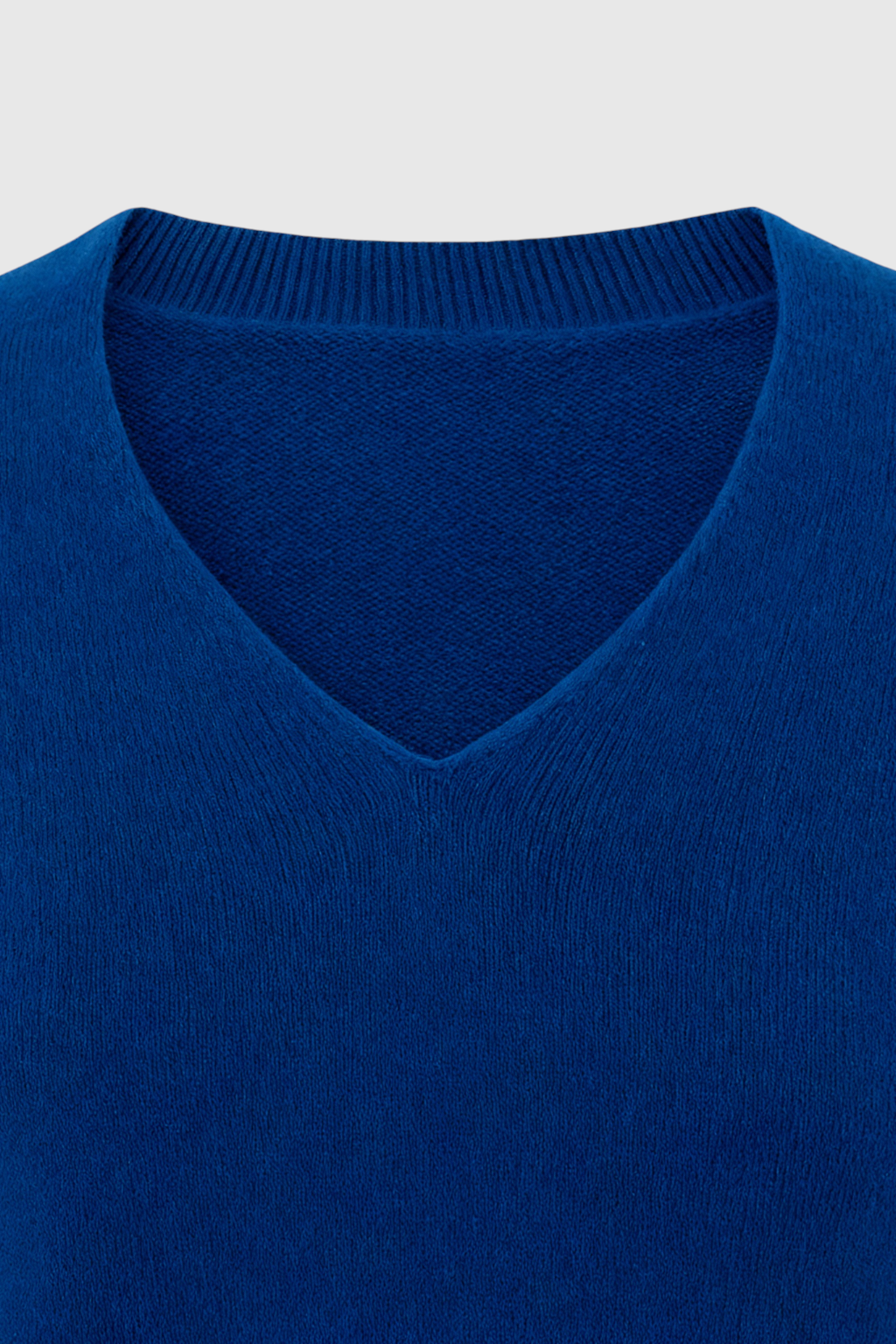 Sweater : Women's Dark Blue V-Neck Sweater in van Vanda Liamo