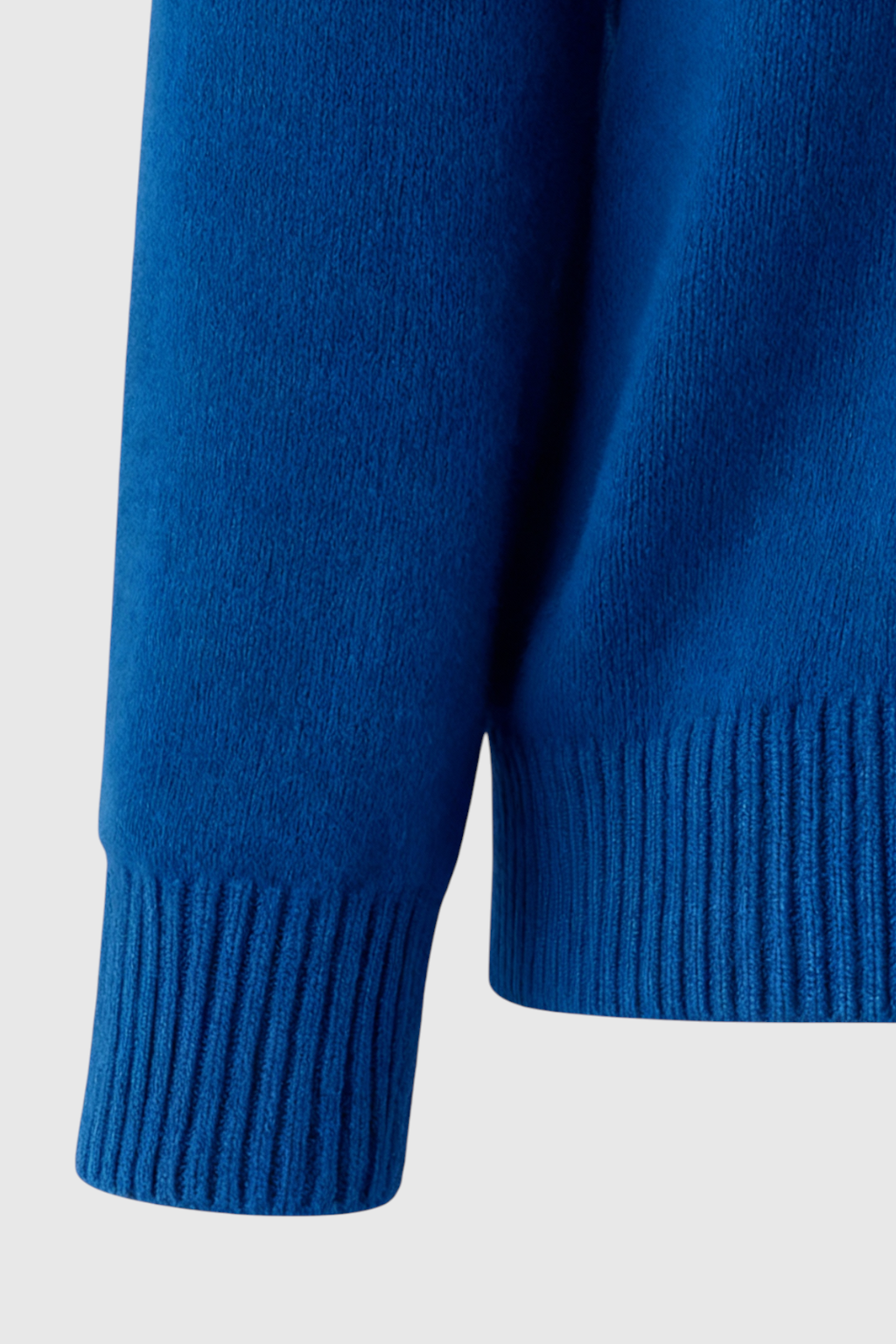 Sweater : Women's Dark Blue V-Neck Sweater in van Vanda Liamo
