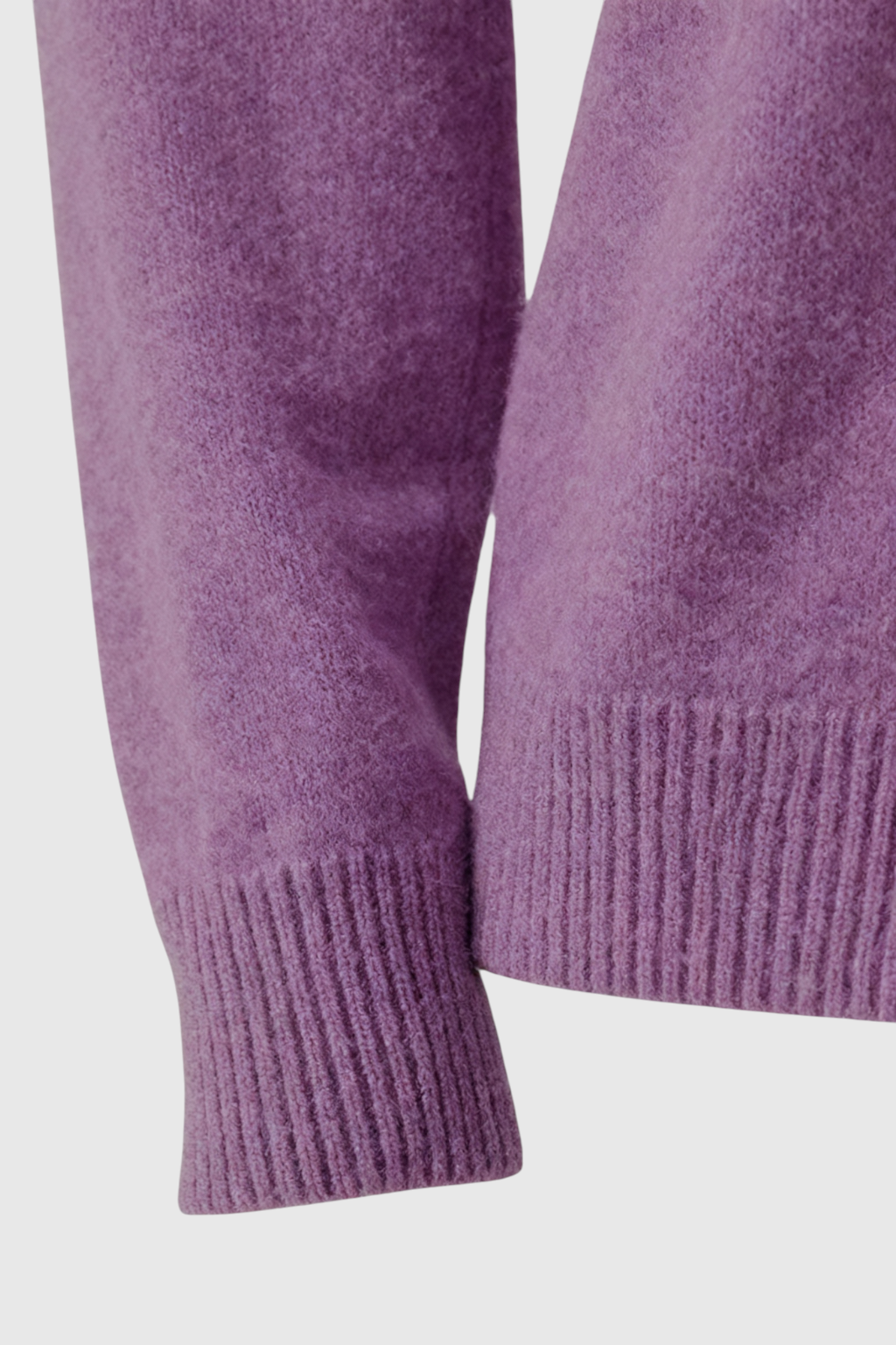Sweater : Women's Dark Purple V-Neck Sweater in van Vanda Liamo