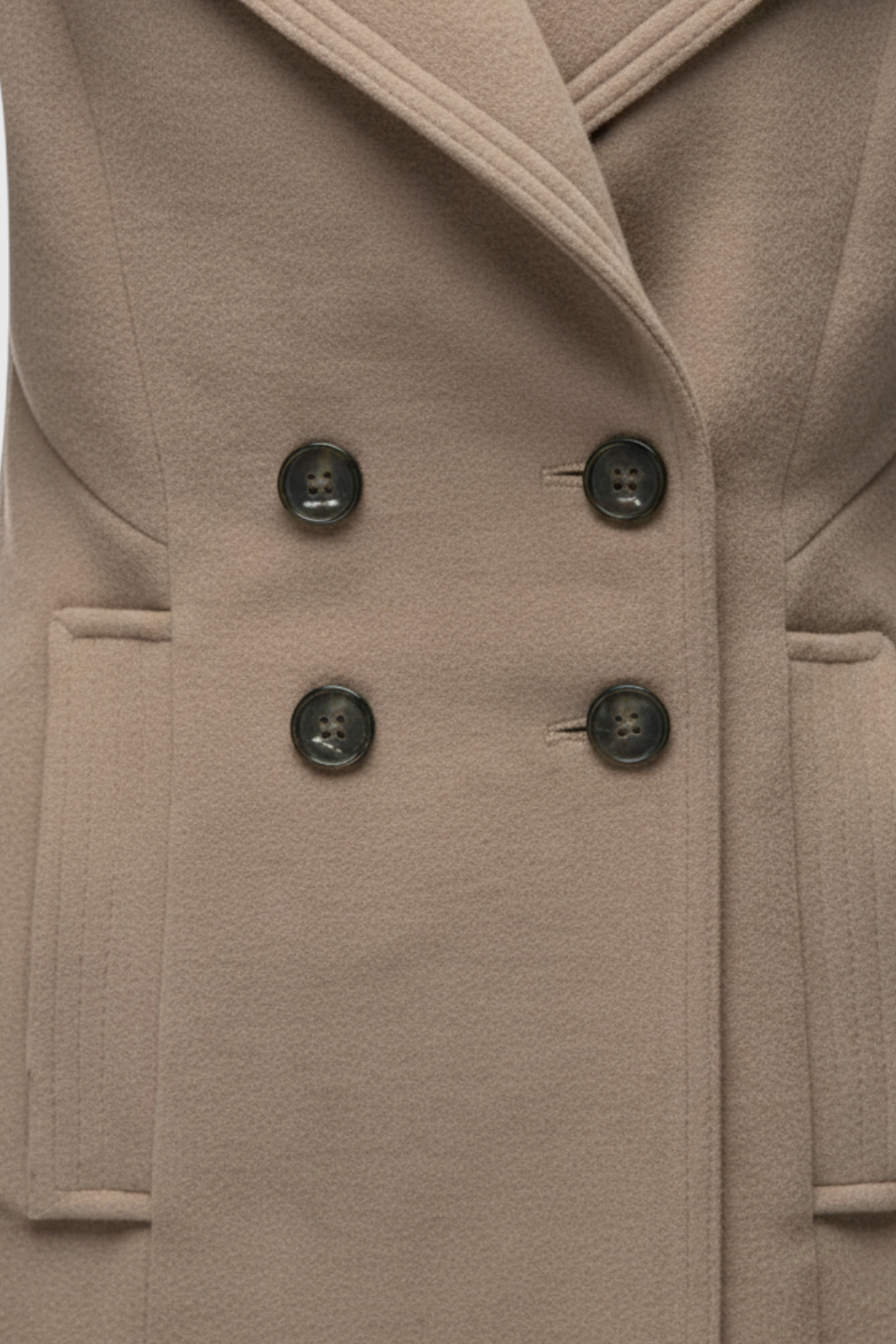 Coat : Women's Khaki Trench Coat in van Vanda Liamo