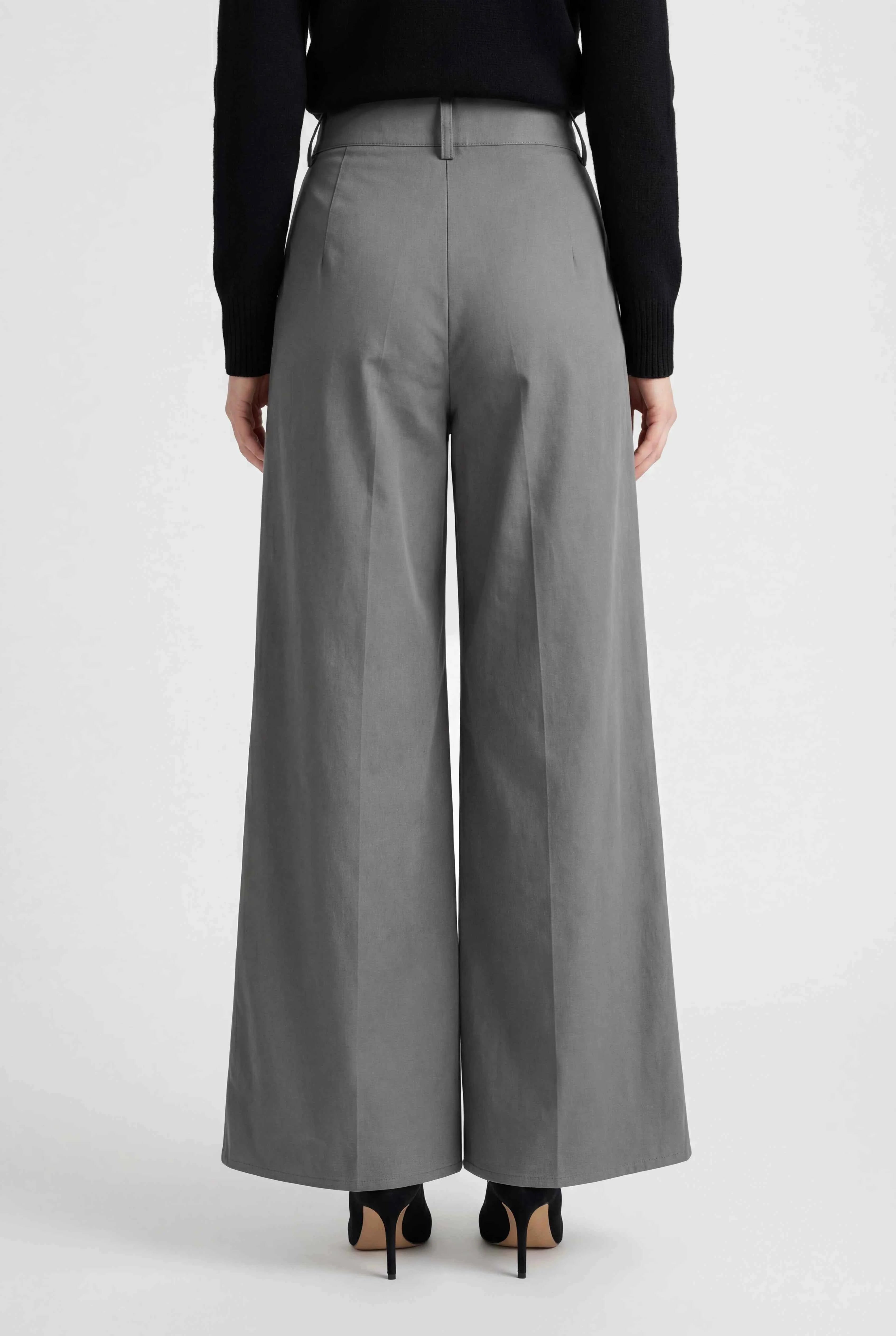 Pants : Women's Gray High-Waisted Palazzo Pants - Flowy Wide Leg Casual Trousers in van Vanda Liamo
