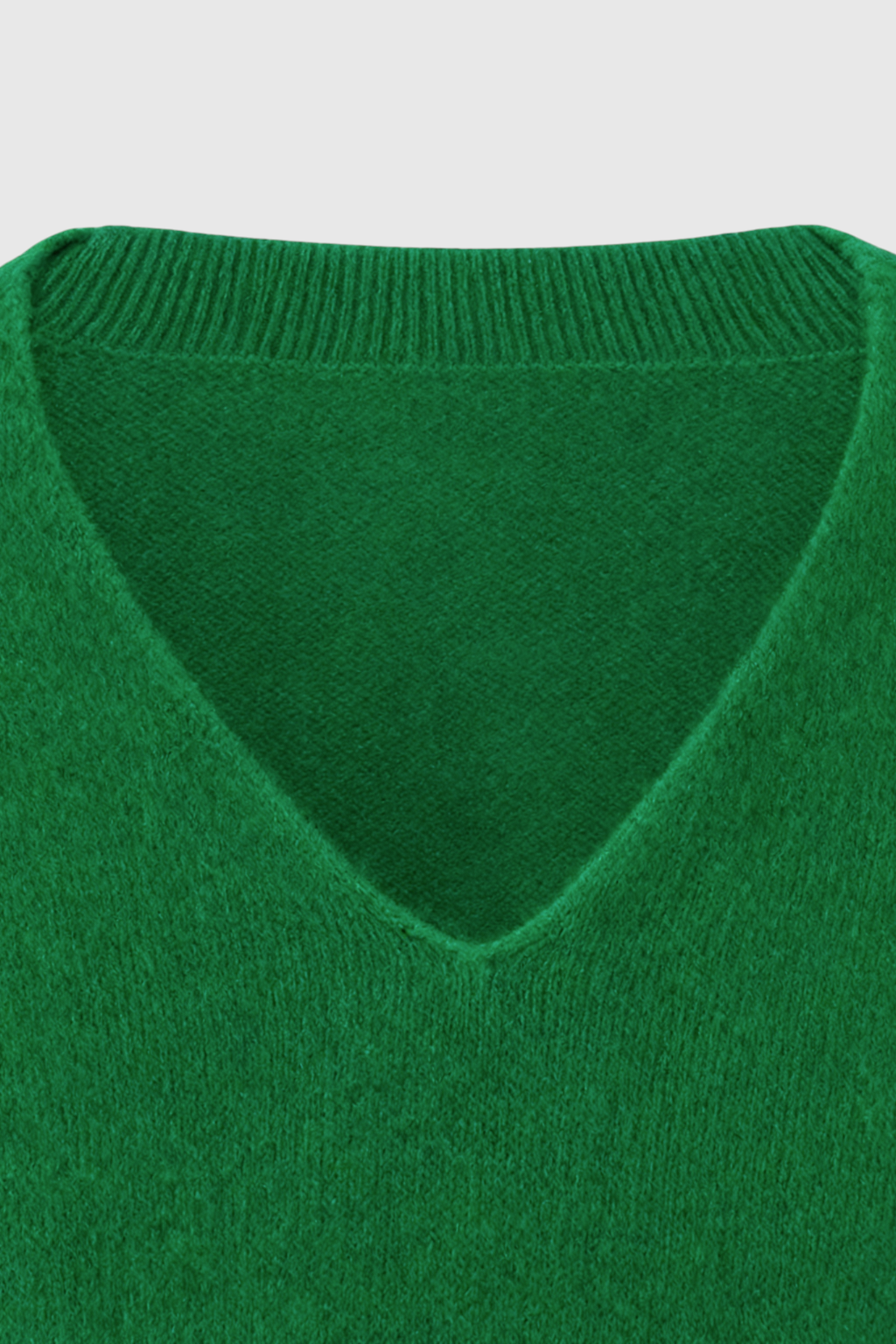Sweater : Women's Green V-Neck Sweater in van Vanda Liamo