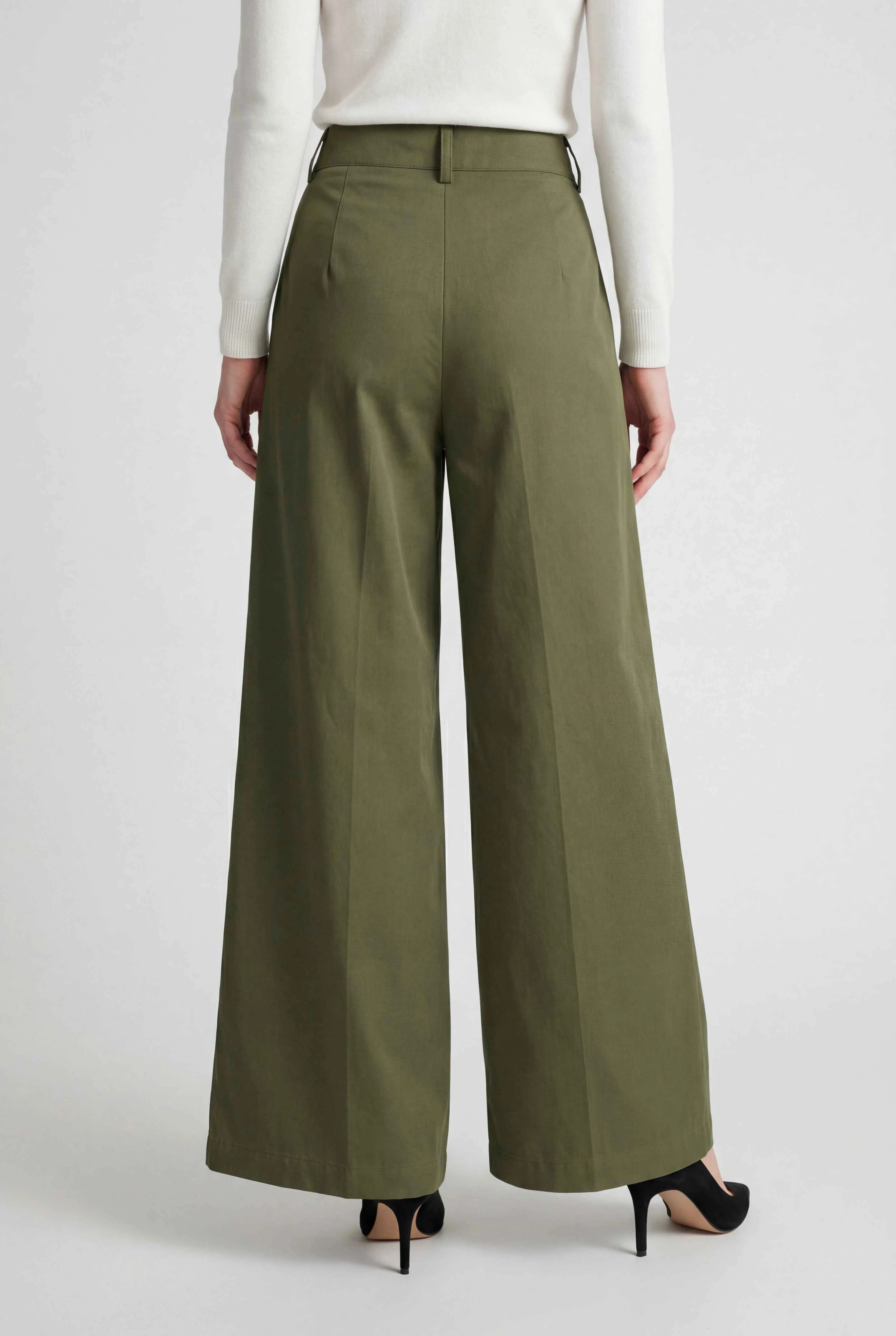 Pants : Women's Emerald Green Wide Leg Palazzo Pants - Flowy & Comfortable in van Vanda Liamo