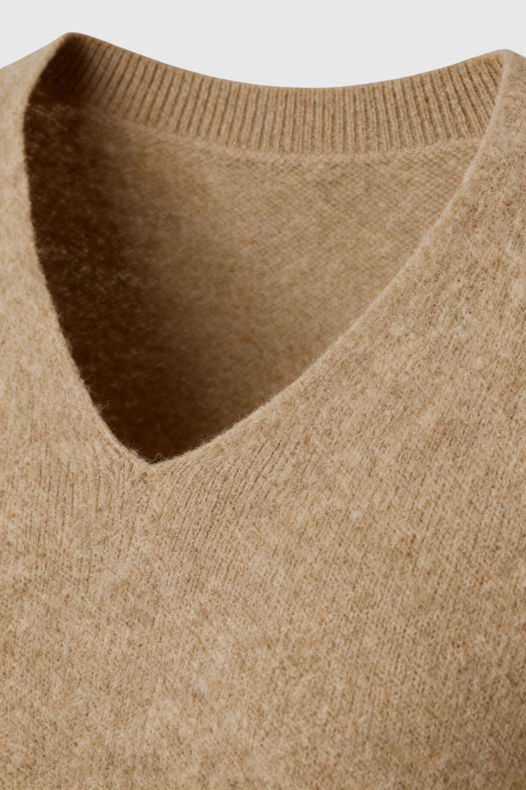 Sweater : Women's Khaki V-Neck Sweater in van Vanda Liamo