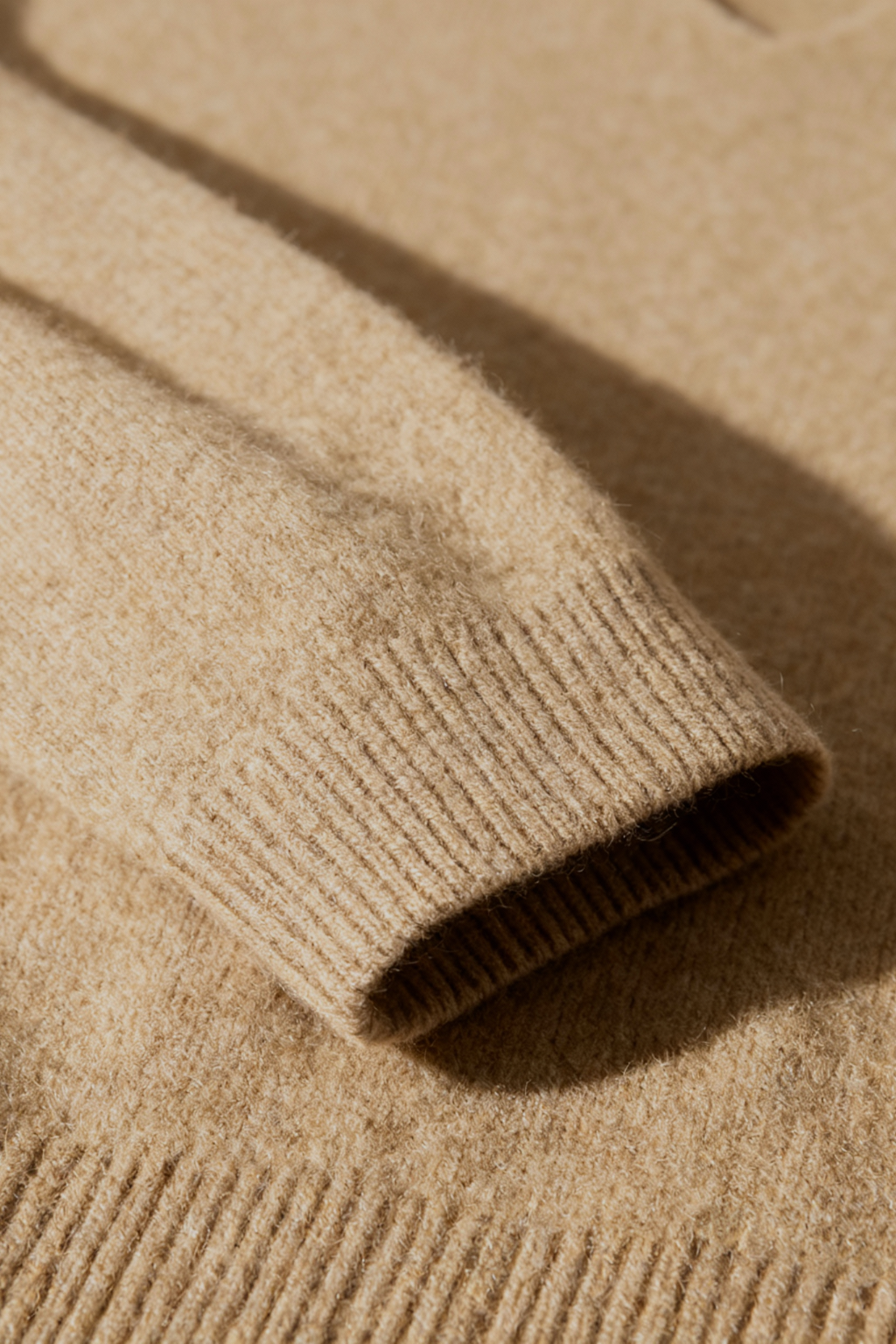 Sweater : Women's Khaki V-Neck Sweater in van Vanda Liamo