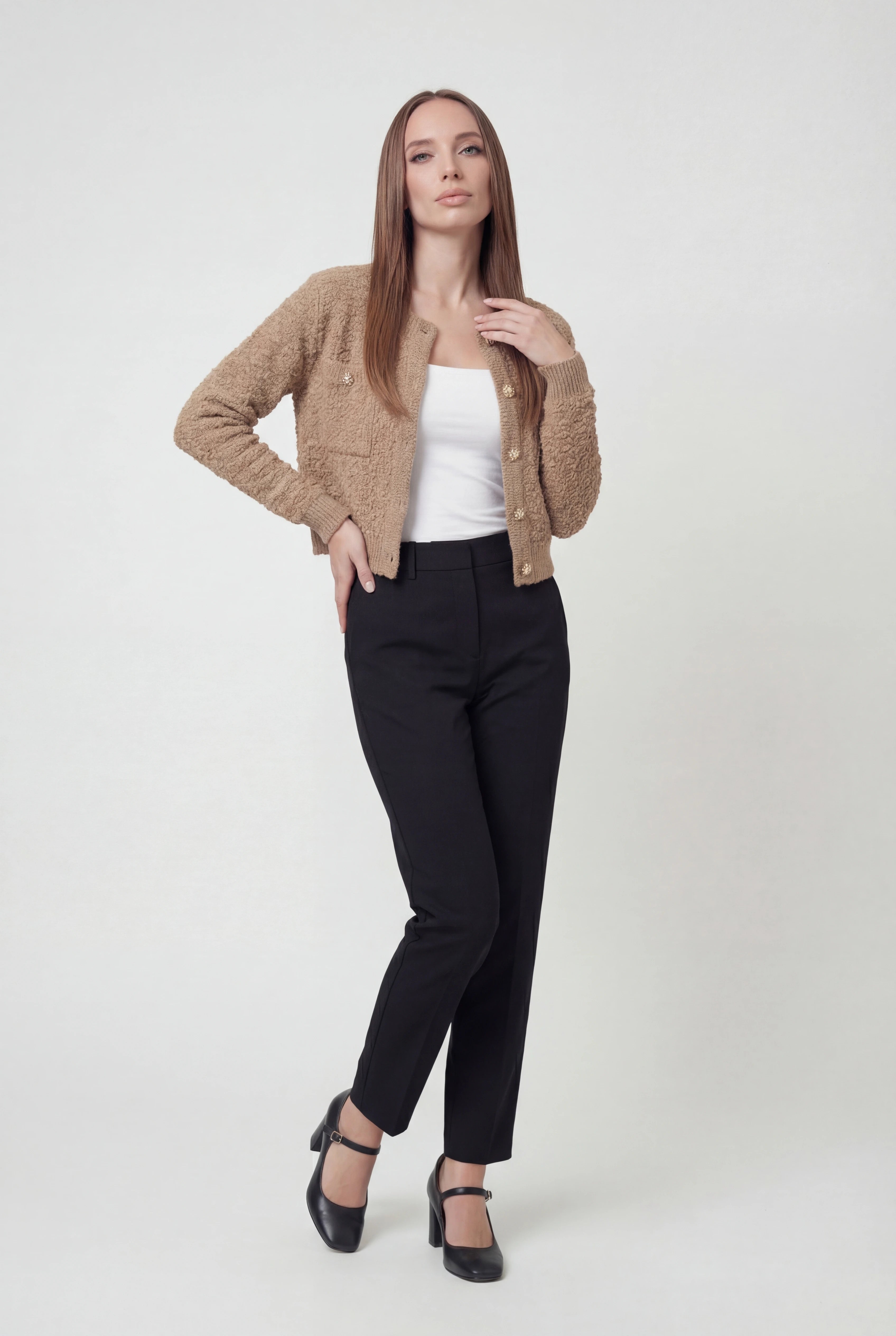 Cardigan : Women's Khaki Knit Cardigan in van Vanda Liamo