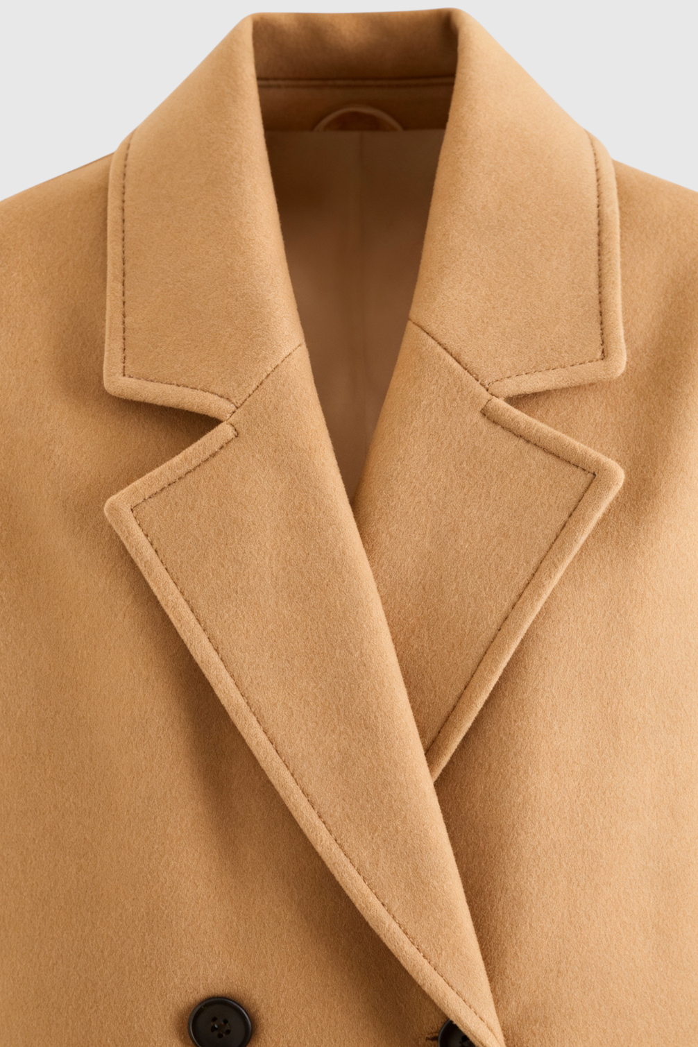 Coat : Women's Long Brown Double-Breasted Coat with Flip Collar in van Vanda Liamo