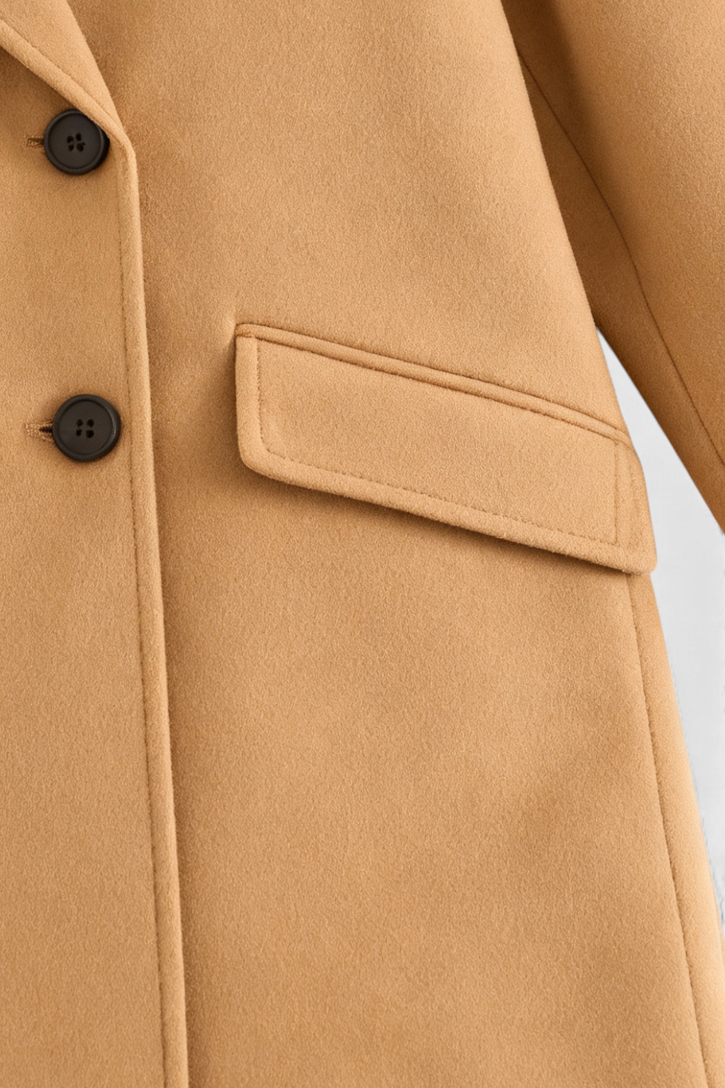 Coat : Women's Long Brown Double-Breasted Coat with Flip Collar in van Vanda Liamo