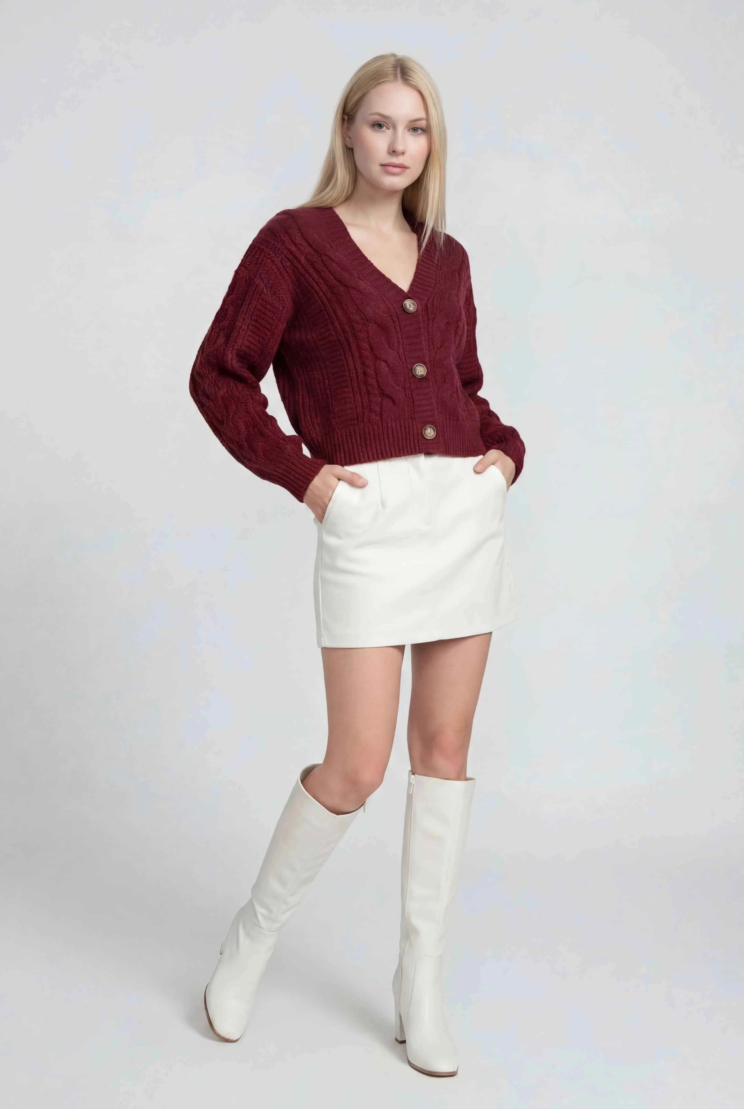 Cardigan : Women's Red V-Neck Knit Cardigan Sweater - Soft & Stylish in van Vanda Liamo