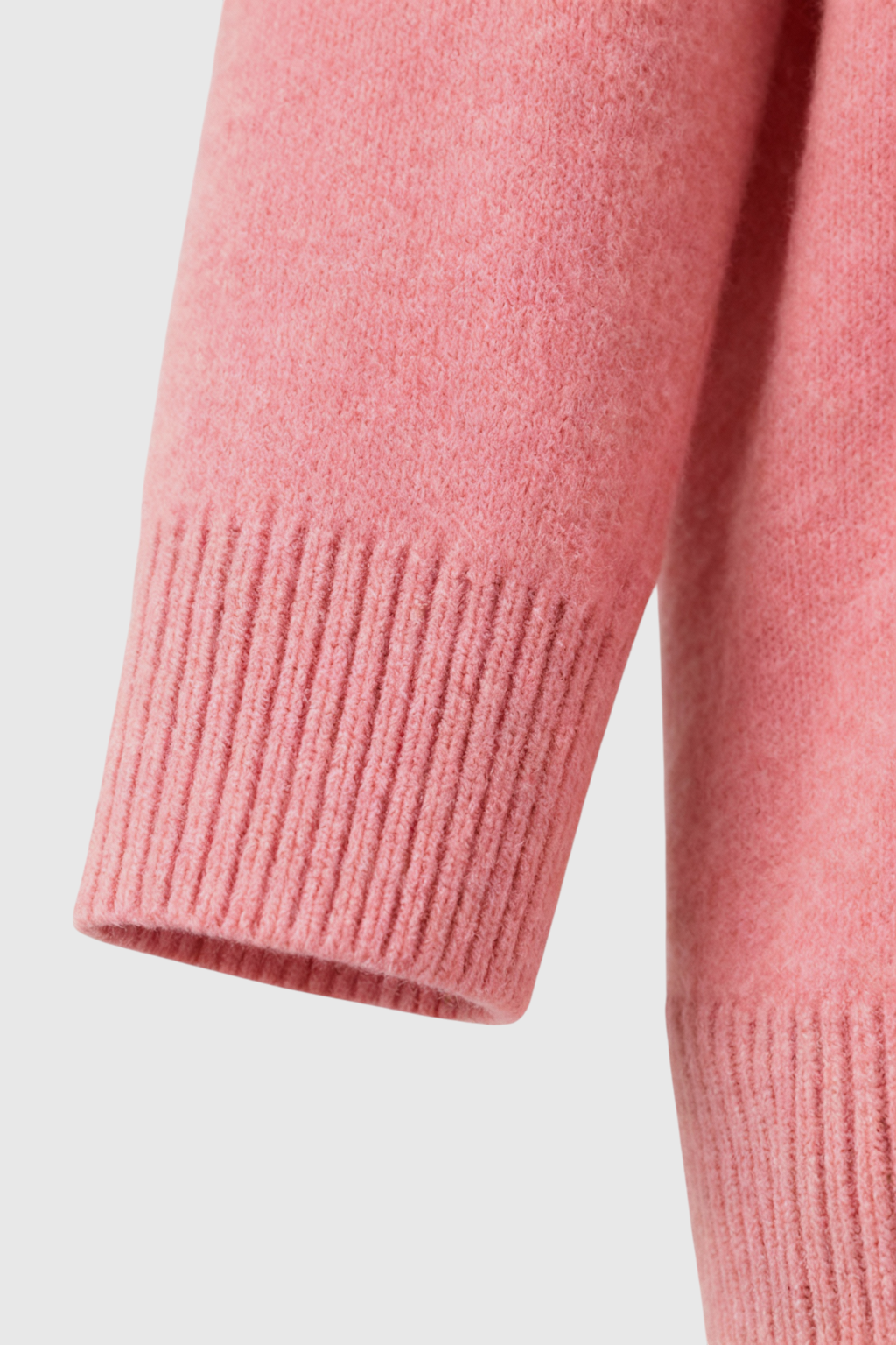 Sweater : Women's Pink V-Neck Sweater in van Vanda Liamo