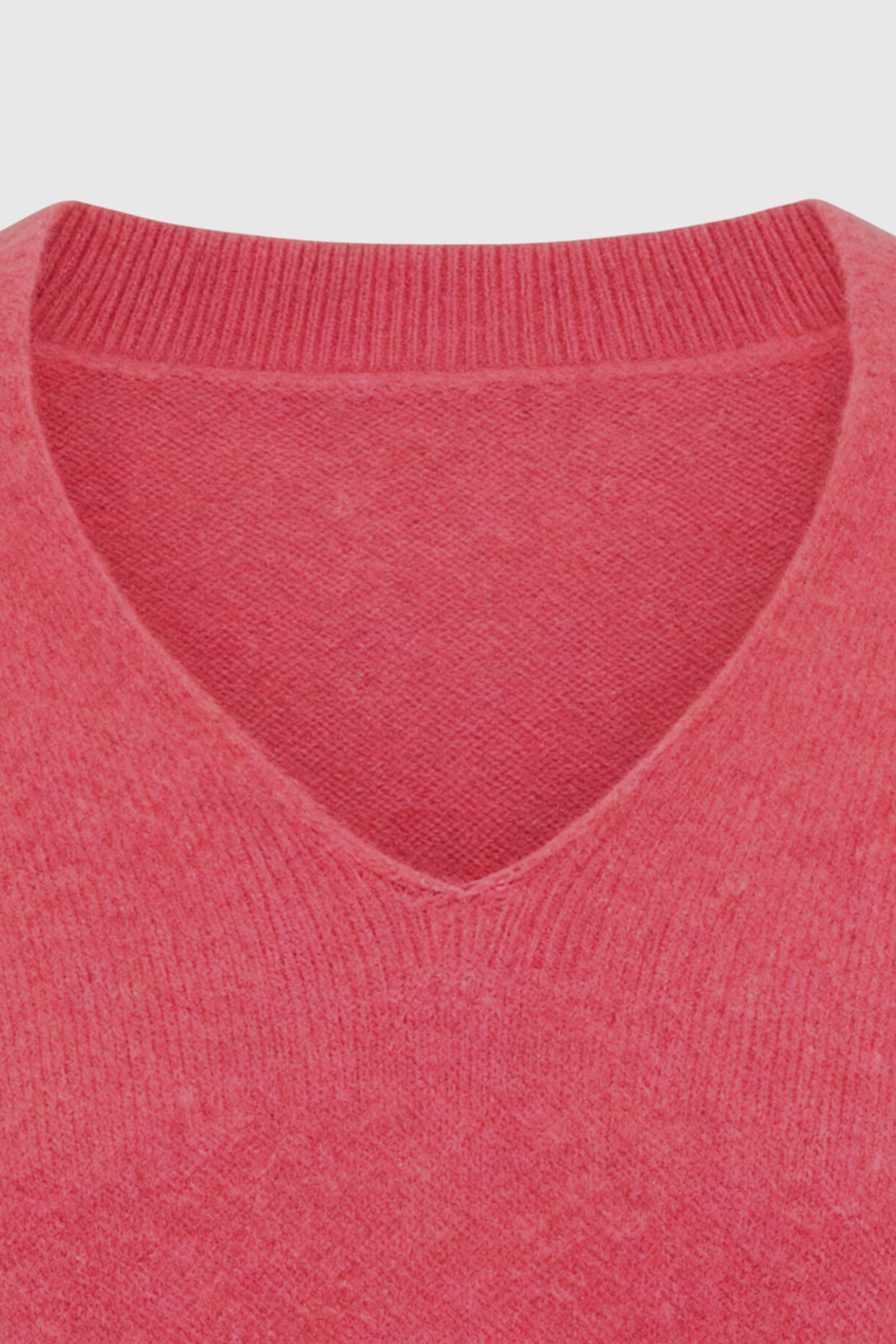 Sweater : Women's Pink Red V-Neck Sweater in van Vanda Liamo