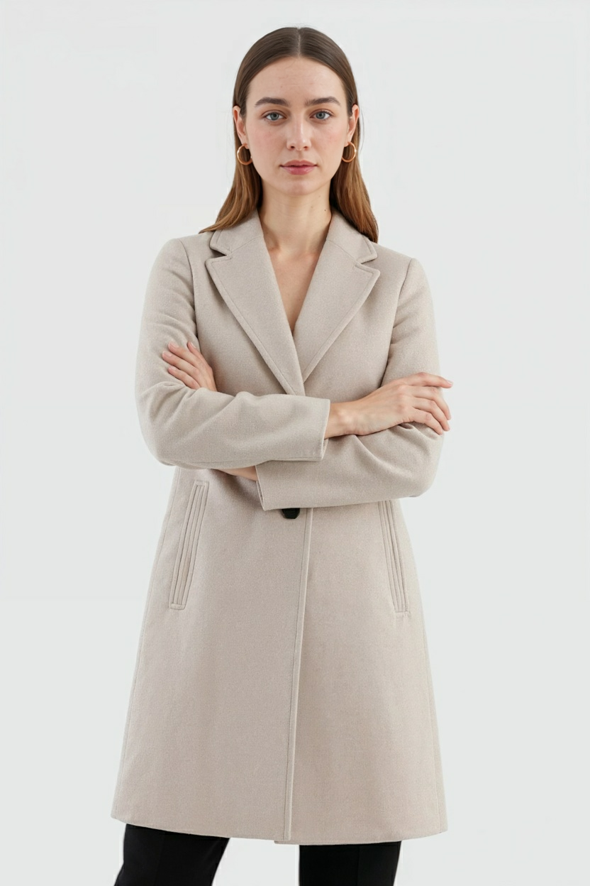 Coat : Women's Vintage Khaki Trench Coat - Classic Cotton Blend Outerwear in van Vanda Liamo