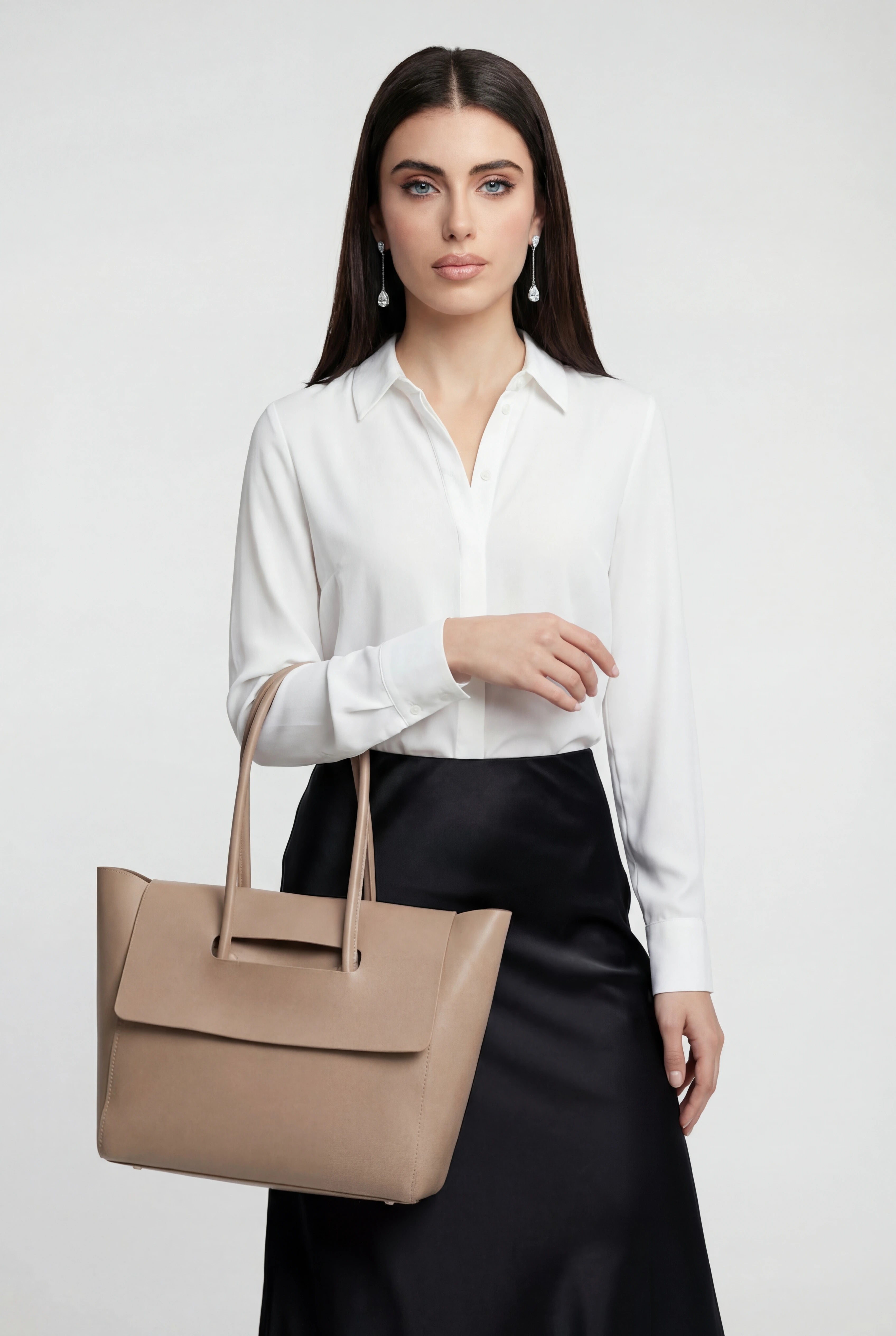 Handbags : Women's Classic Faux Leather Shoulder Bag - Retro Style Handbag with Adjustable Strap in van Vanda Liamo