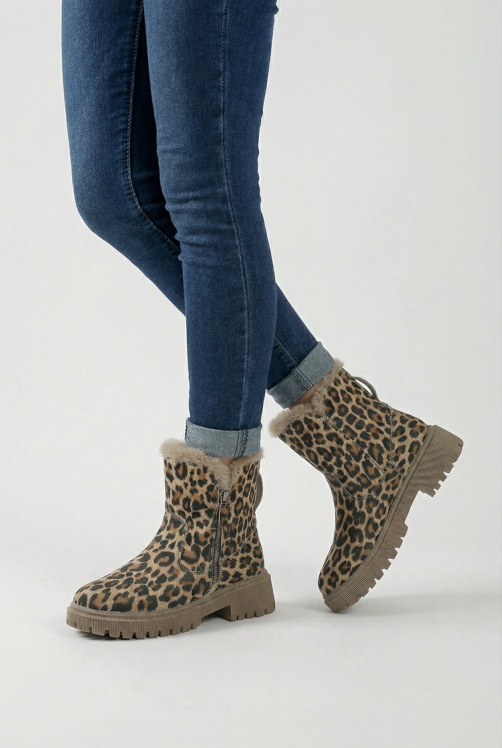 Women's Boots : Women's Warm Leopard Ankle Boots with Non-Slip Sole in van Vanda Liamo