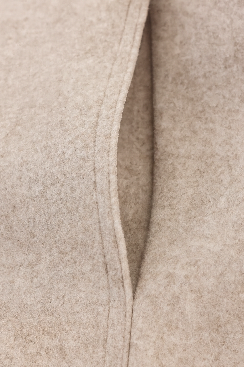 Jacket : Women's Beige Soft Zip-Up Jacket in van Vanda Liamo