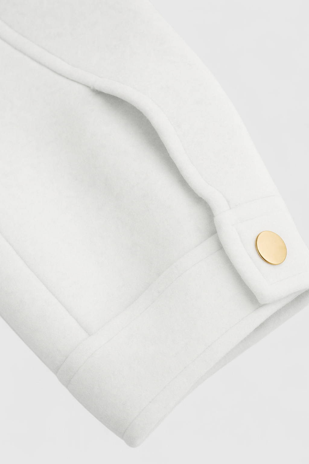 Jacket : Women's White Soft Fleece Zip-Up Jacket - Cozy & Lightweight in van Vanda Liamo