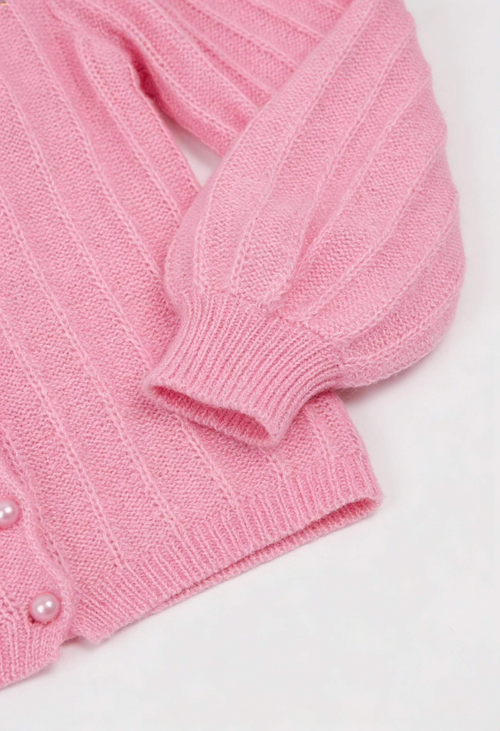 Cardigan : Women's Soft Pink Knit Cardigan in van Vanda Liamo
