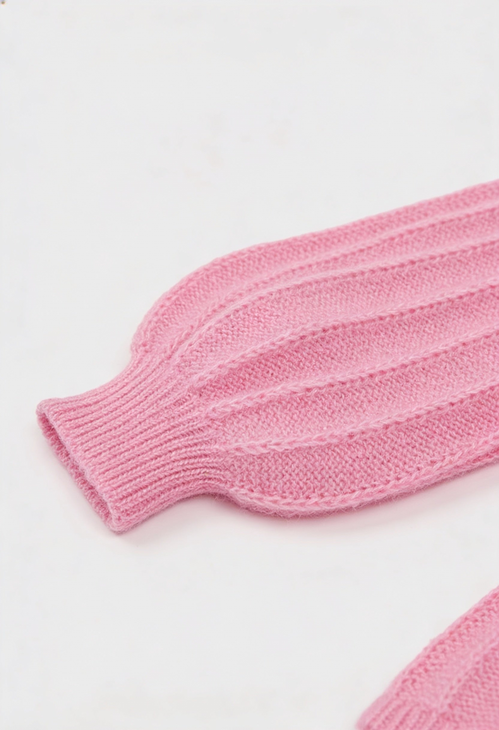 Cardigan : Women's Soft Pink Knit Cardigan in van Vanda Liamo
