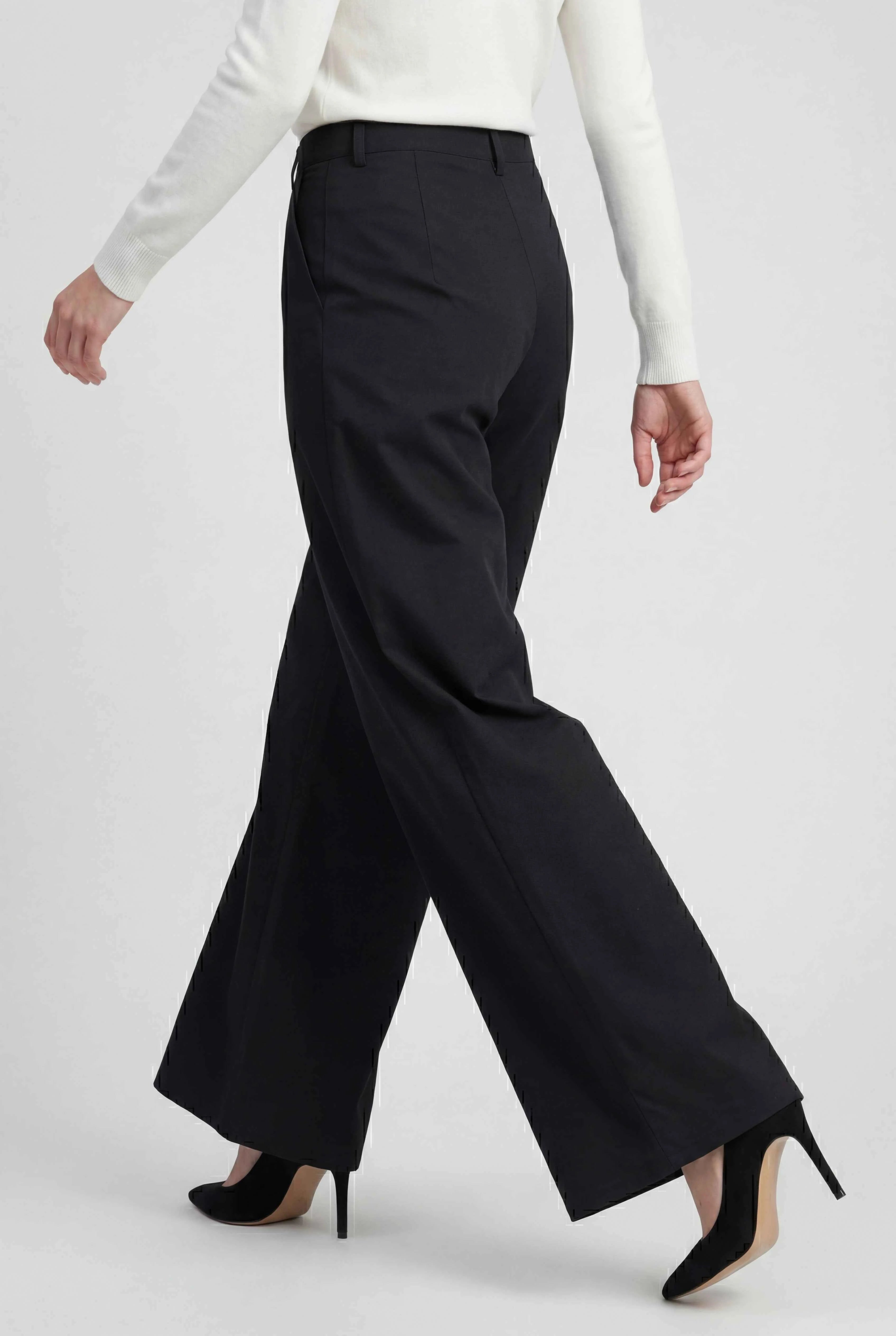 Pants : Women's Black High-Waisted Wide Leg Palazzo Pants - Flowy & Comfortable in van Vanda Liamo