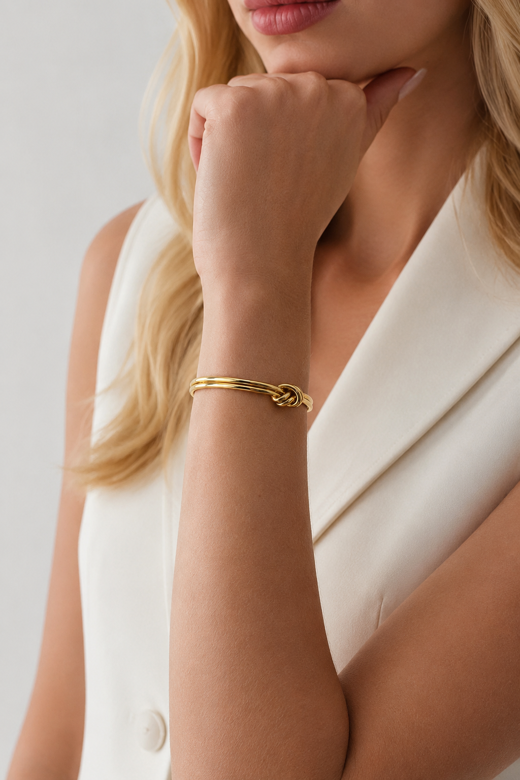 Elegant Gold Knot Cuff Bangle - Waterproof & Effortlessly Chic