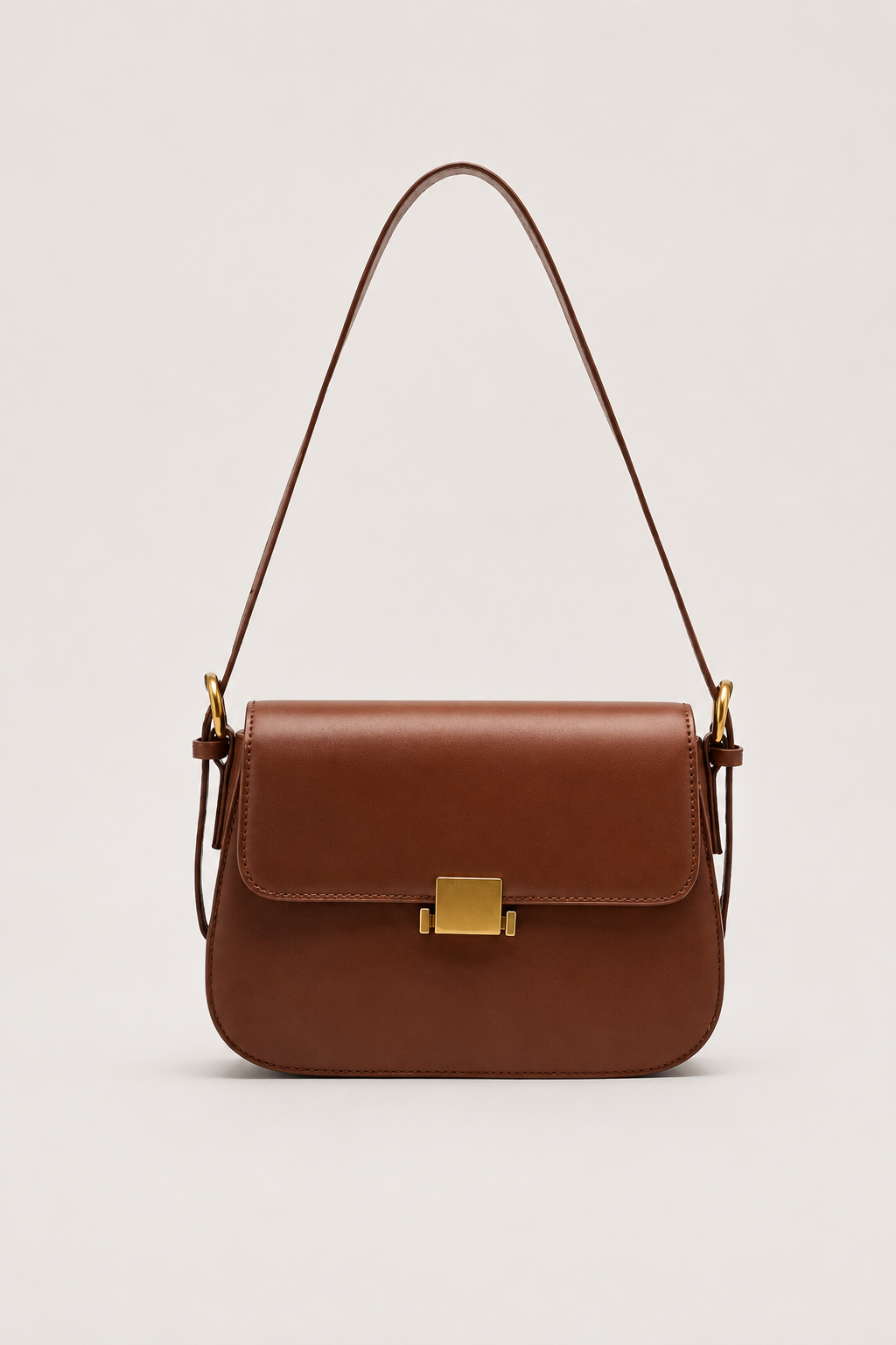 Schoudertas : Elegant Shoulder Bag with Gold Closure - Luxury Design for Every Day in Brown van Vandaliamo