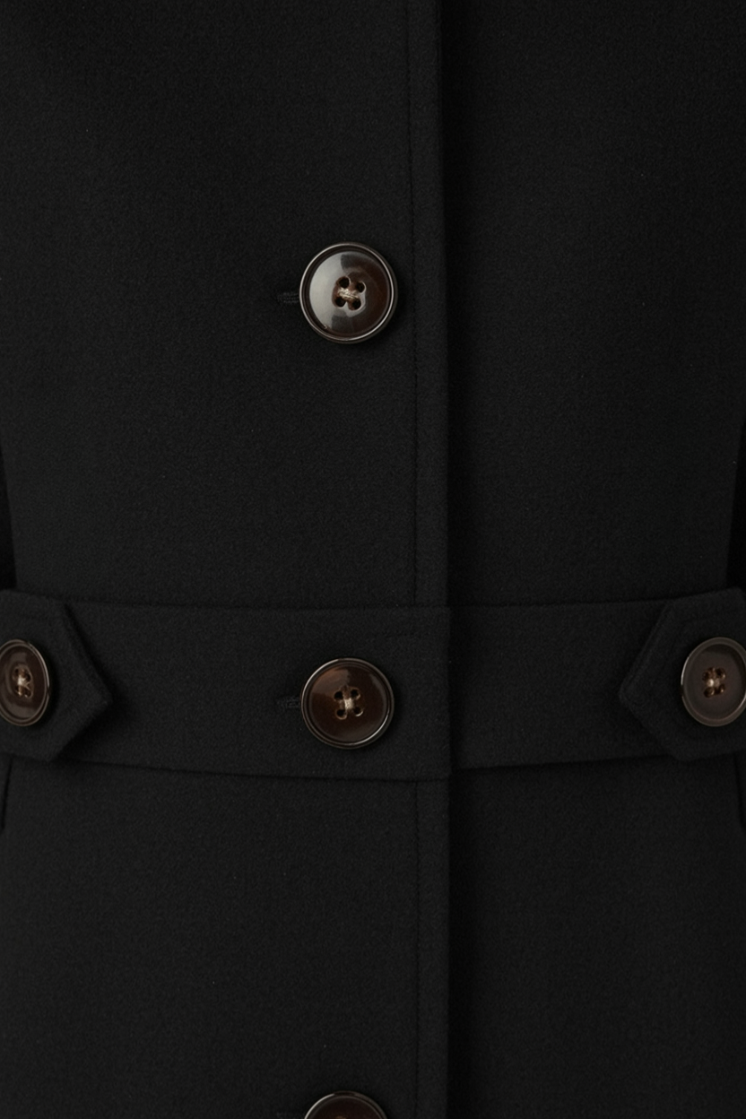 Coat : Mid-Length Black Winter Coat in van Vanda Liamo