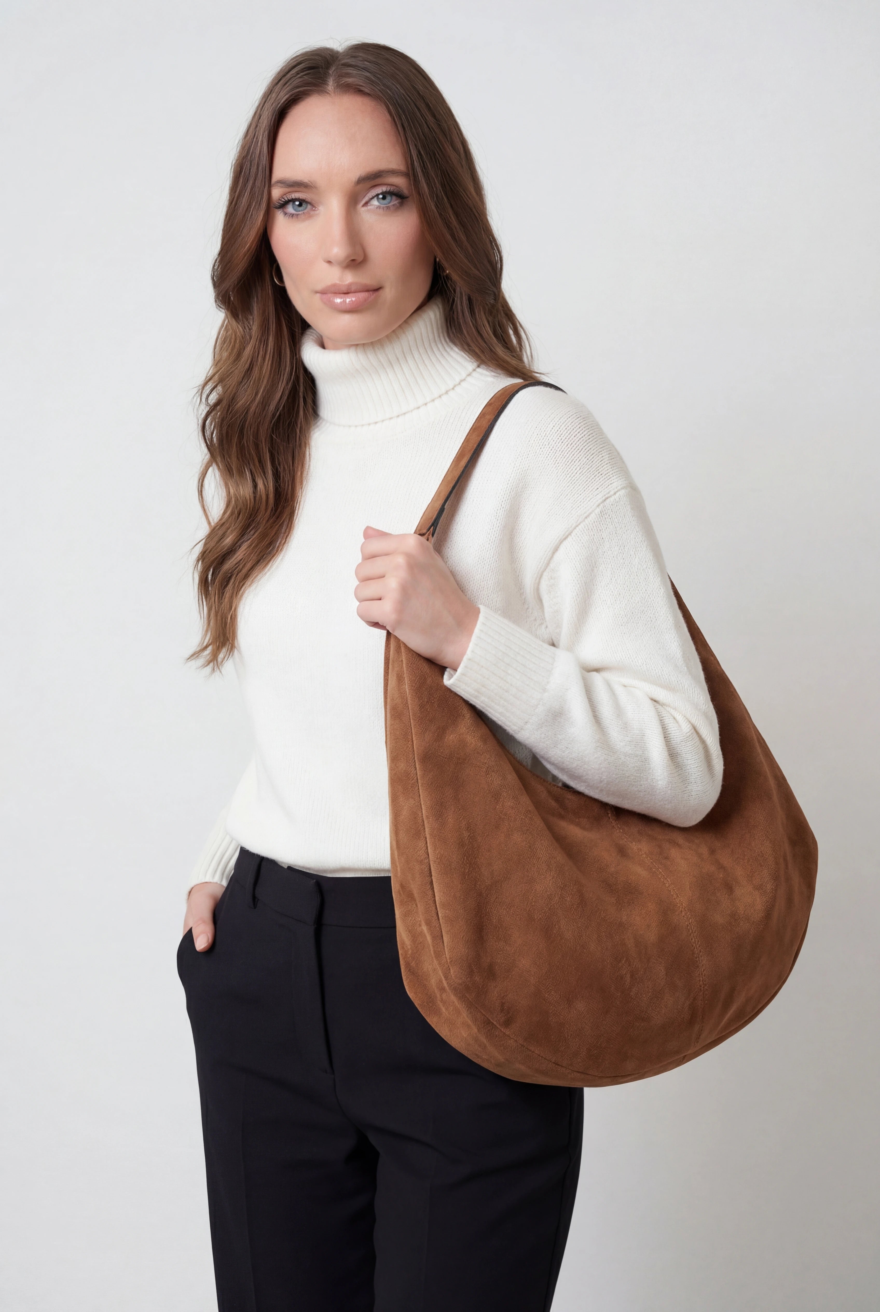Handbags : Women's Suede Hobo Handbag - Stylish Shoulder Bag for Everyday Use in van Vanda Liamo