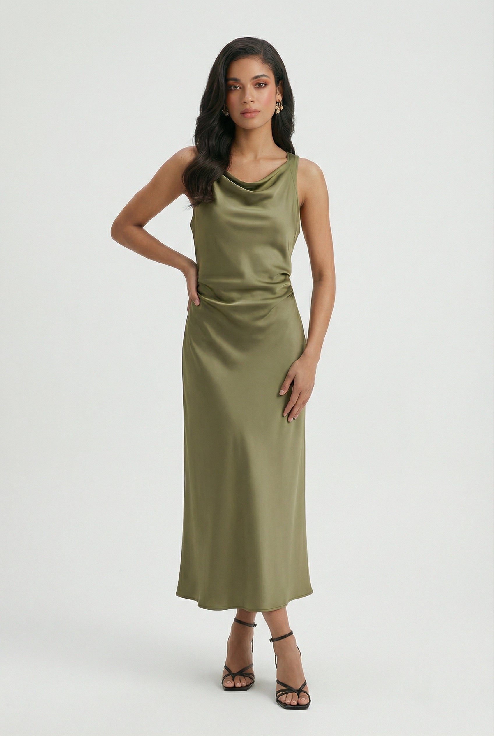 Dresses : Women's Olive Green Cotton Summer Sundress - Casual Midi Tank Dress in van Vanda Liamo
