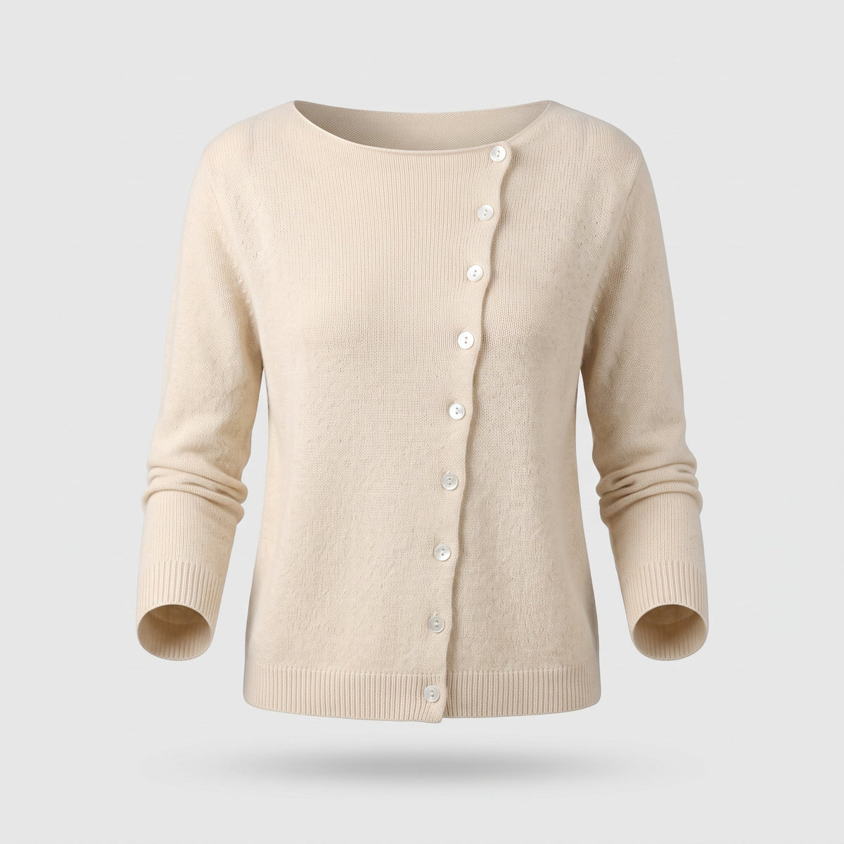 Fashion : Women's Elegant Wool Cardigan - Lightweight Layering Piece in Beige van Vanda Liamo