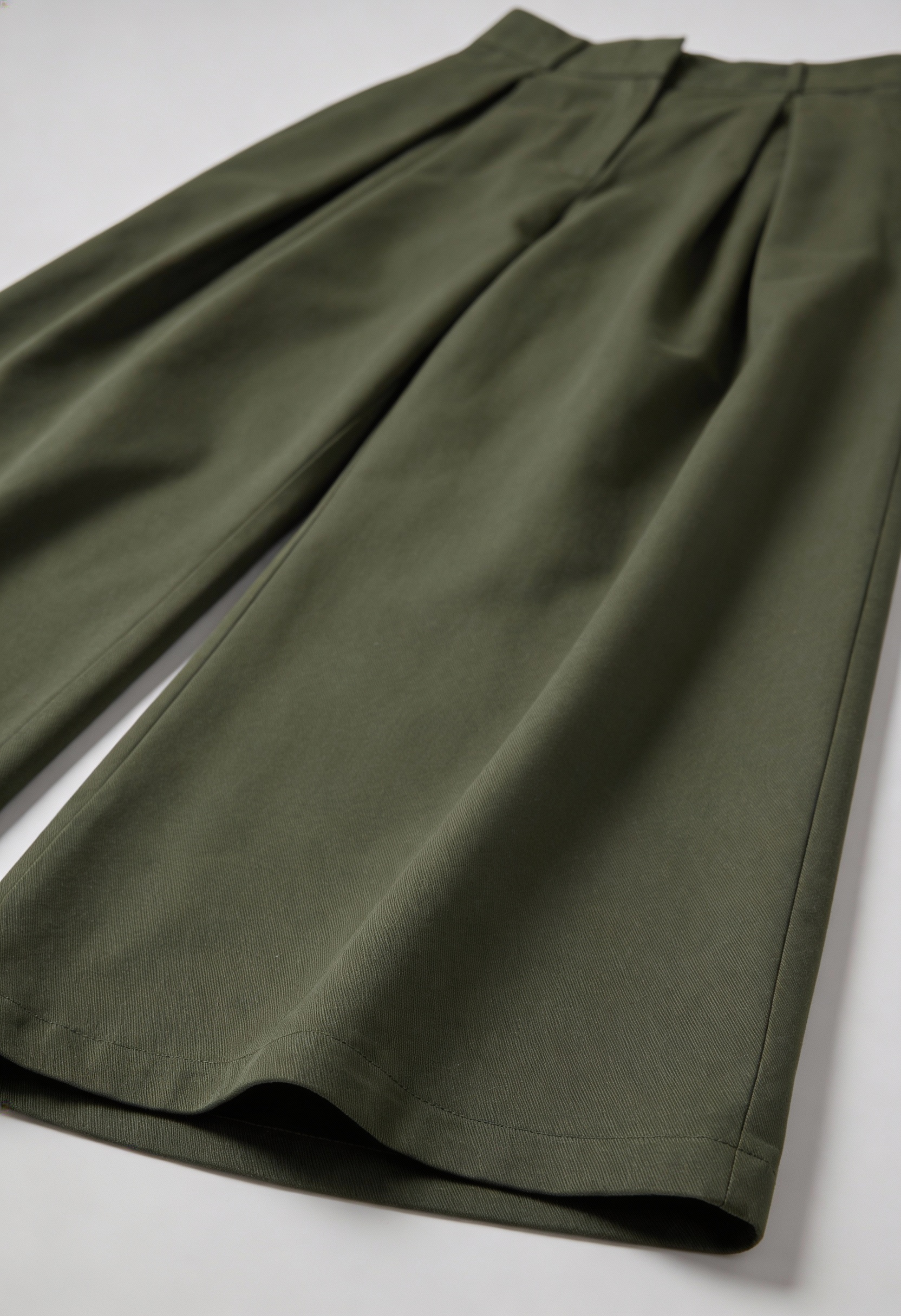 Pants : Women's High-Waisted Wide-Leg Army Green Cargo Pants in van Vanda Liamo